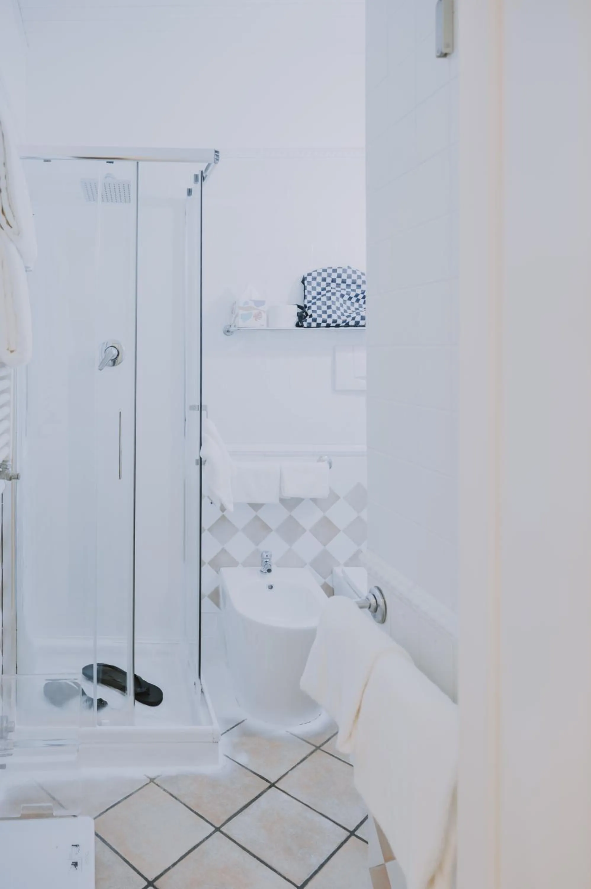 Albergo Delle Regioni, Barberini - Fontana di Trevi