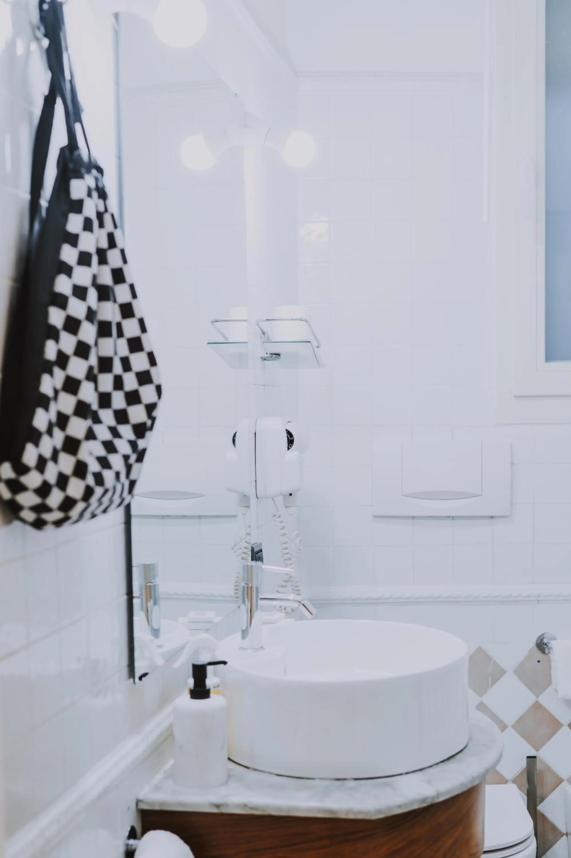 Albergo Delle Regioni, Barberini - Fontana di Trevi