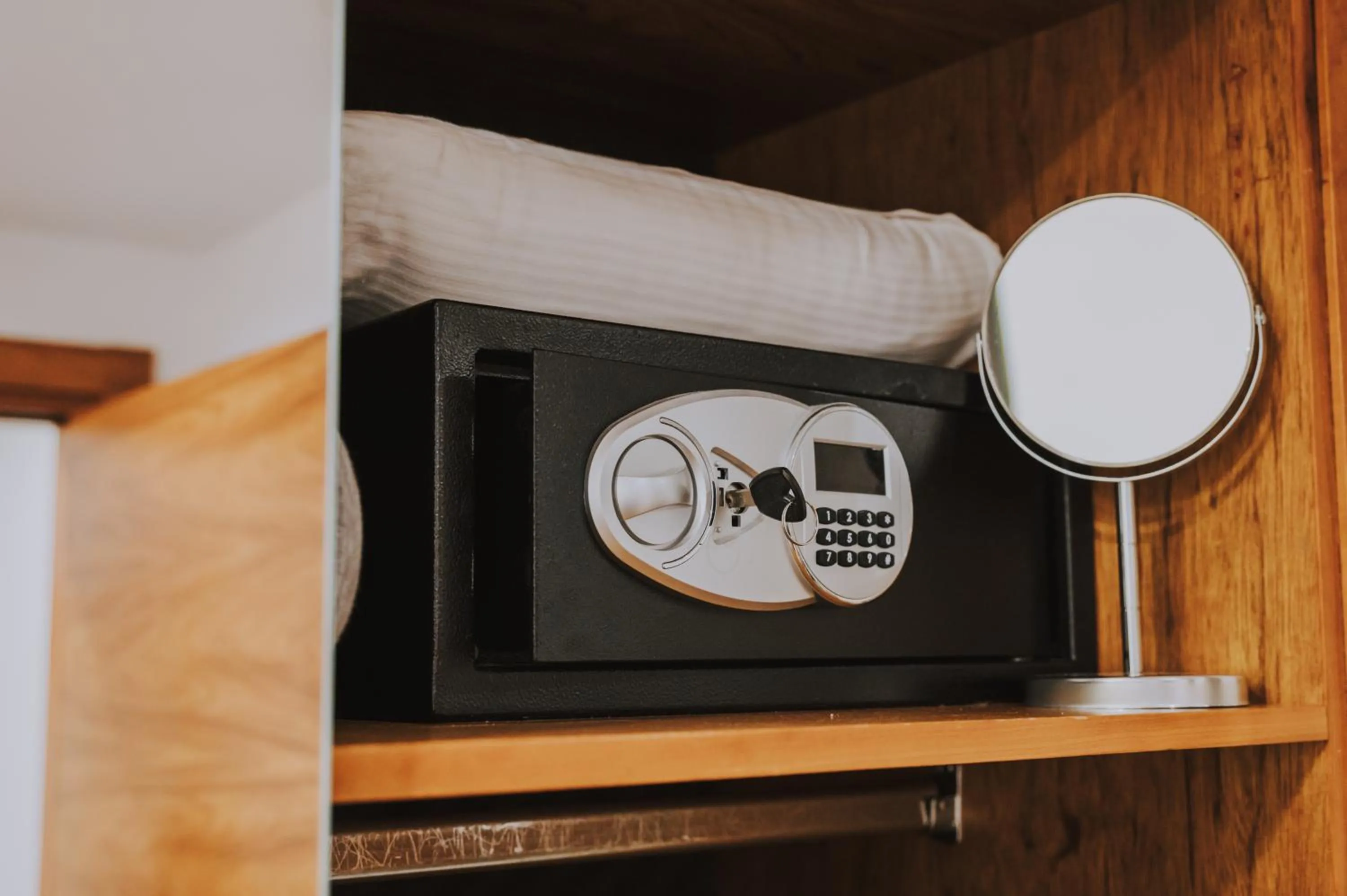 Albergo Delle Regioni, Barberini - Fontana di Trevi