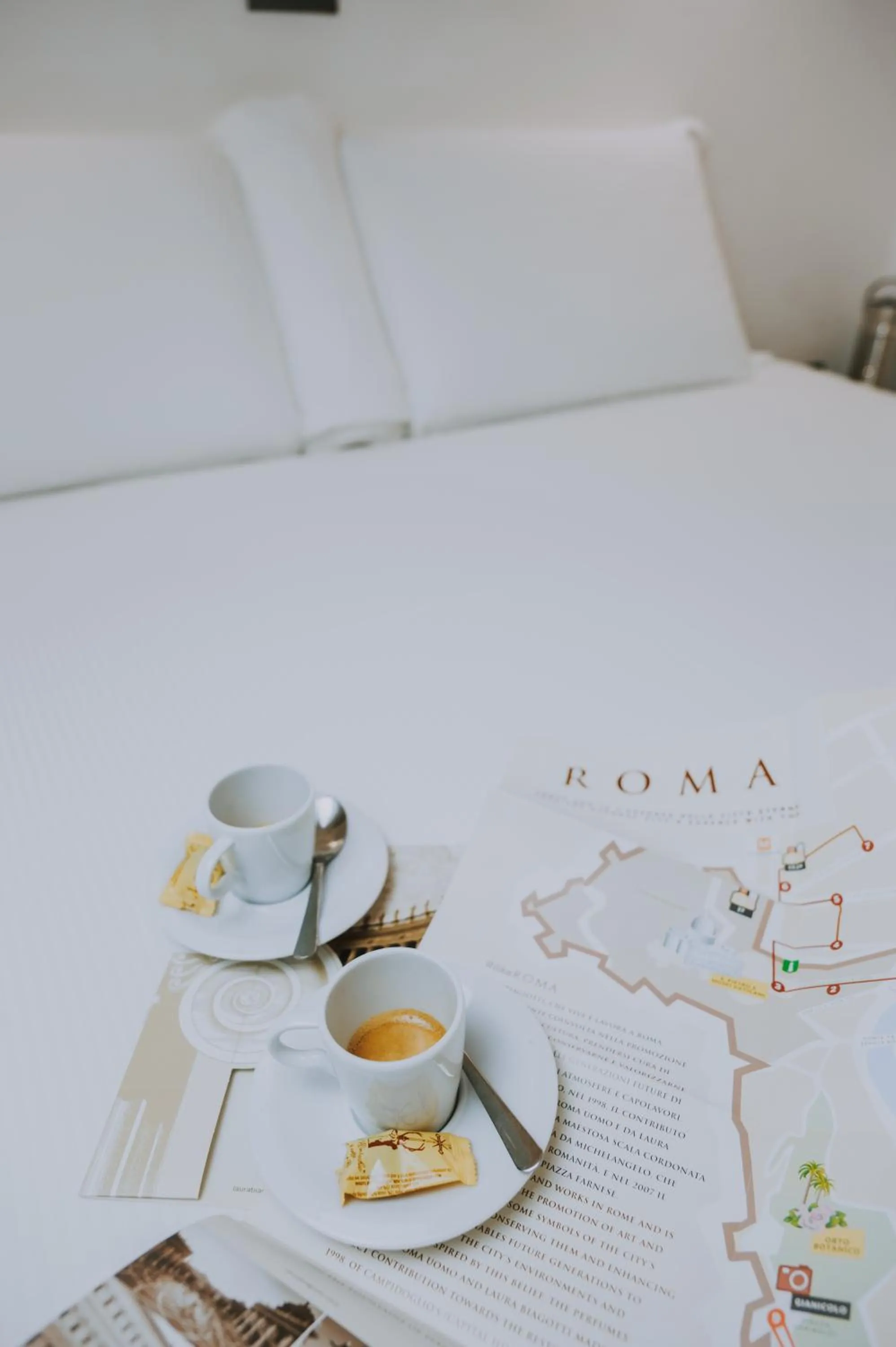 Bed in Albergo Delle Regioni, Barberini - Fontana di Trevi