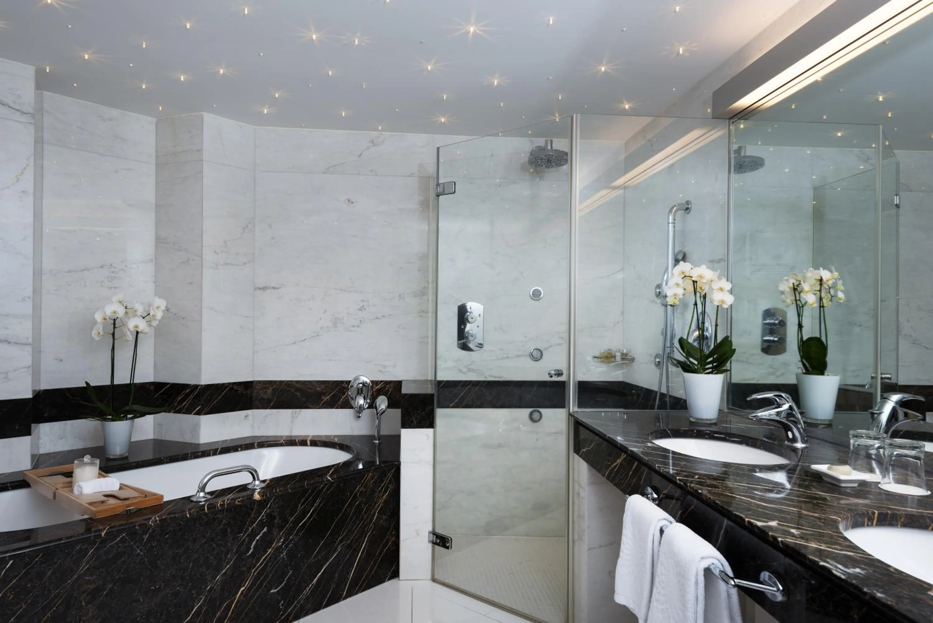 Toilet in Villa Orselina - Small Luxury Hotel