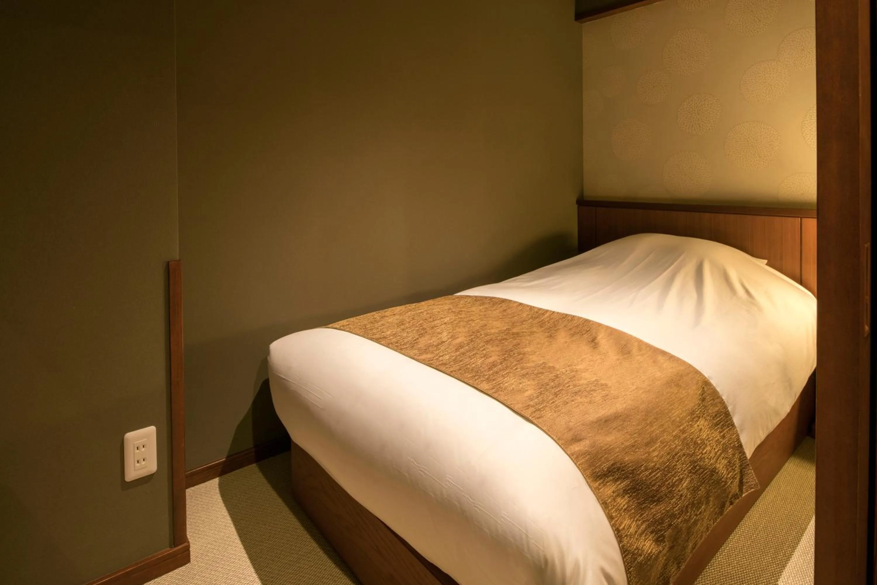 Bedroom, Bed in Suiun