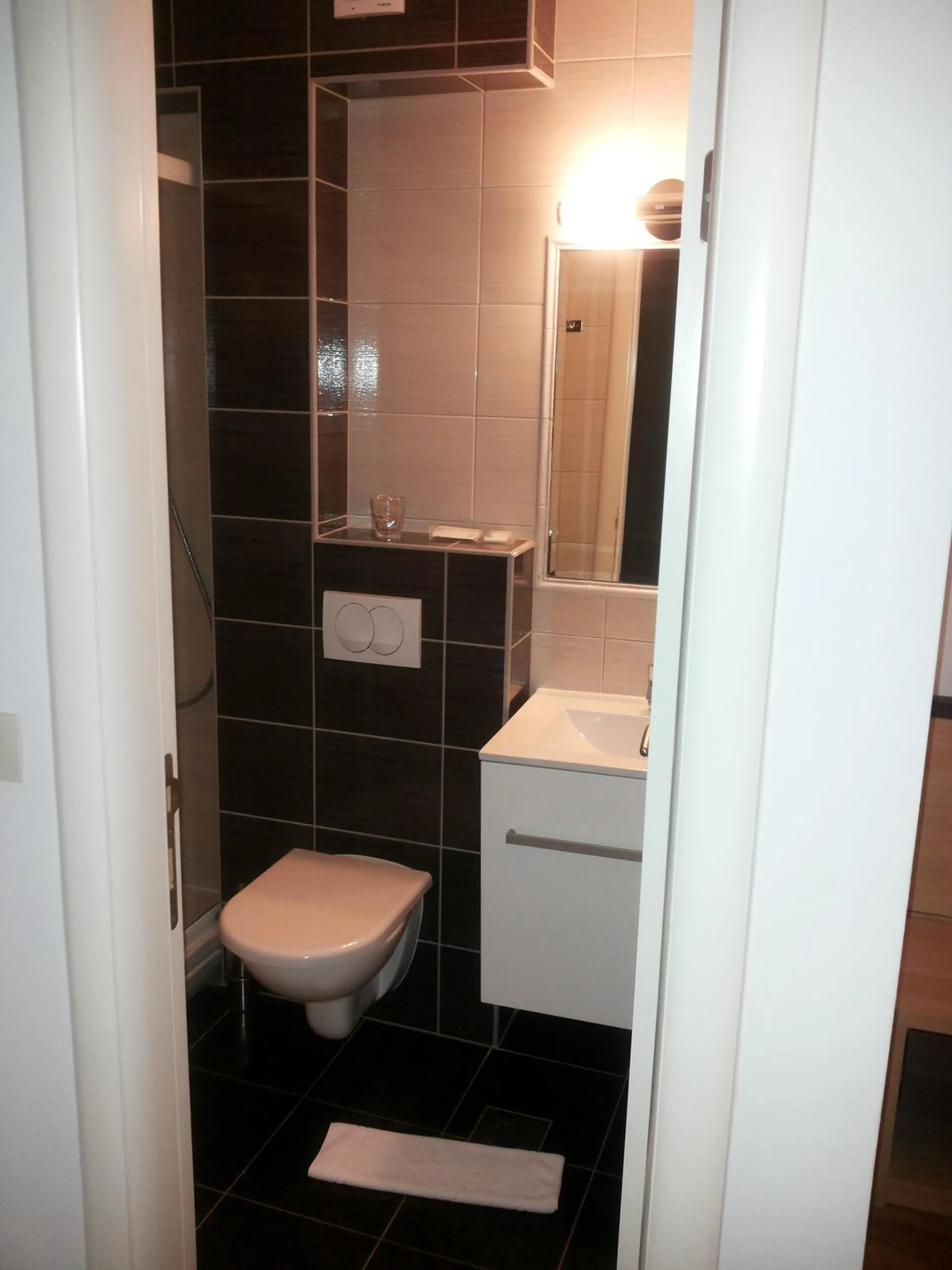 Bathroom in Hotel Dina