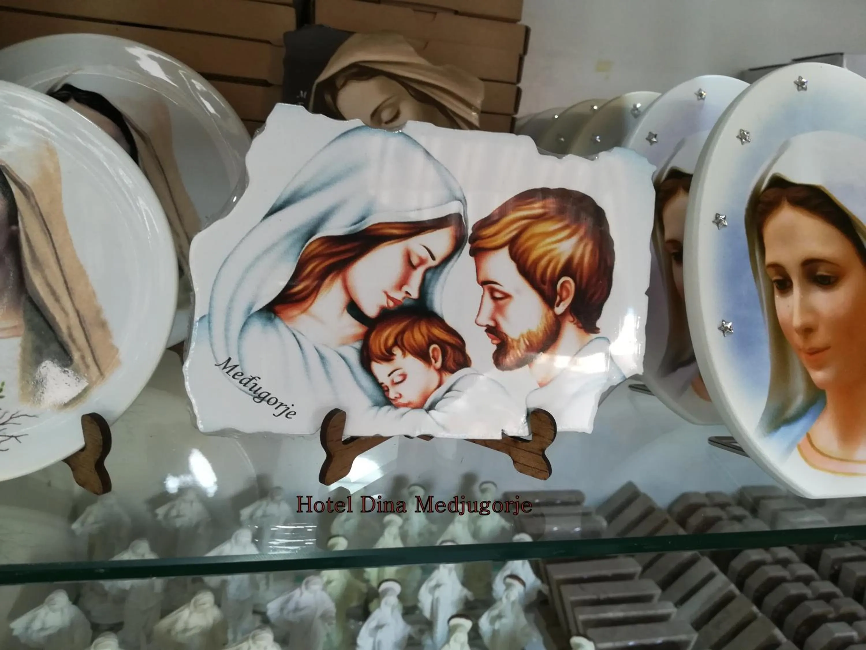 On-site shops in Hotel Dina