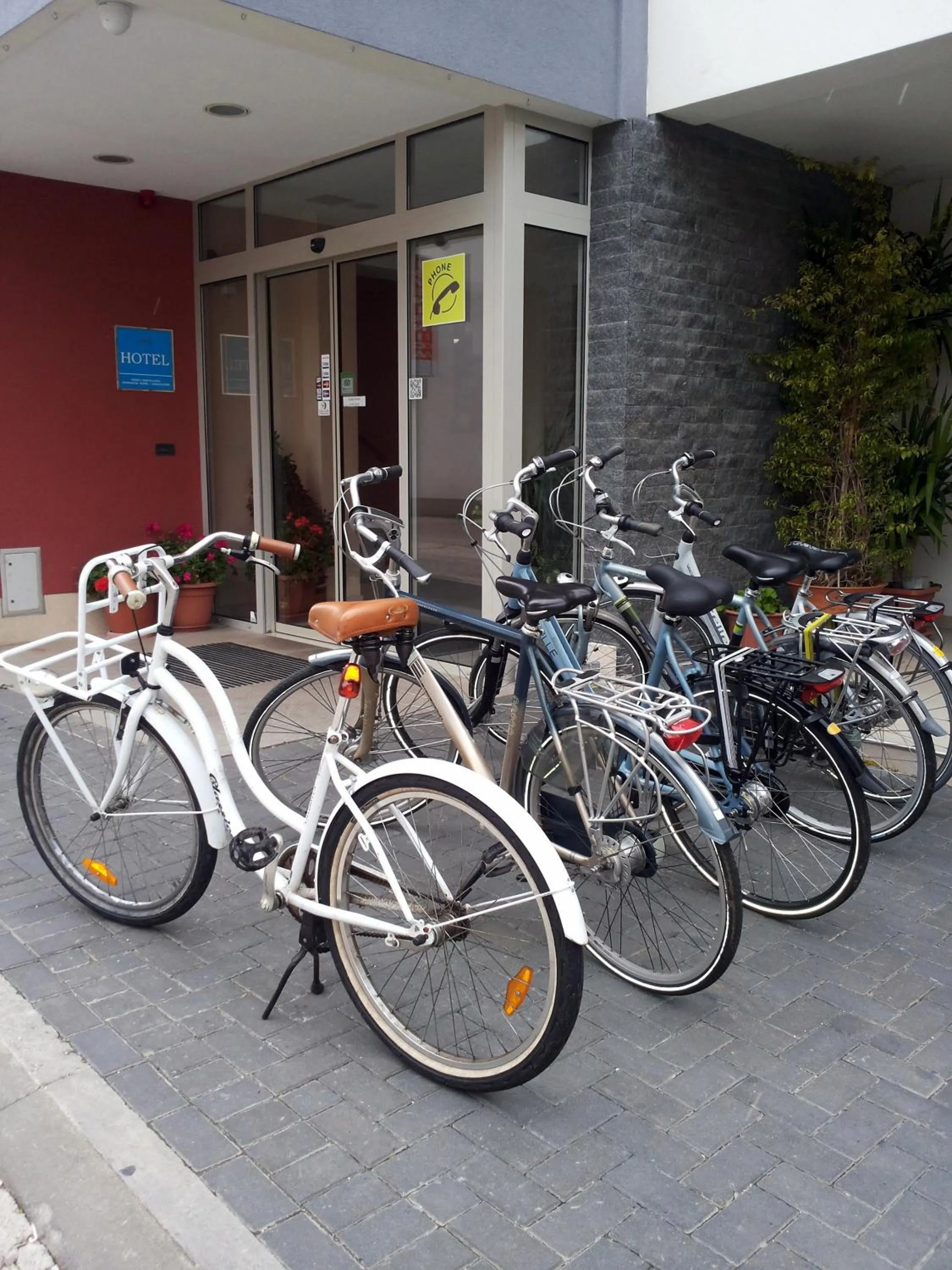 Facade/entrance in Hotel Dina