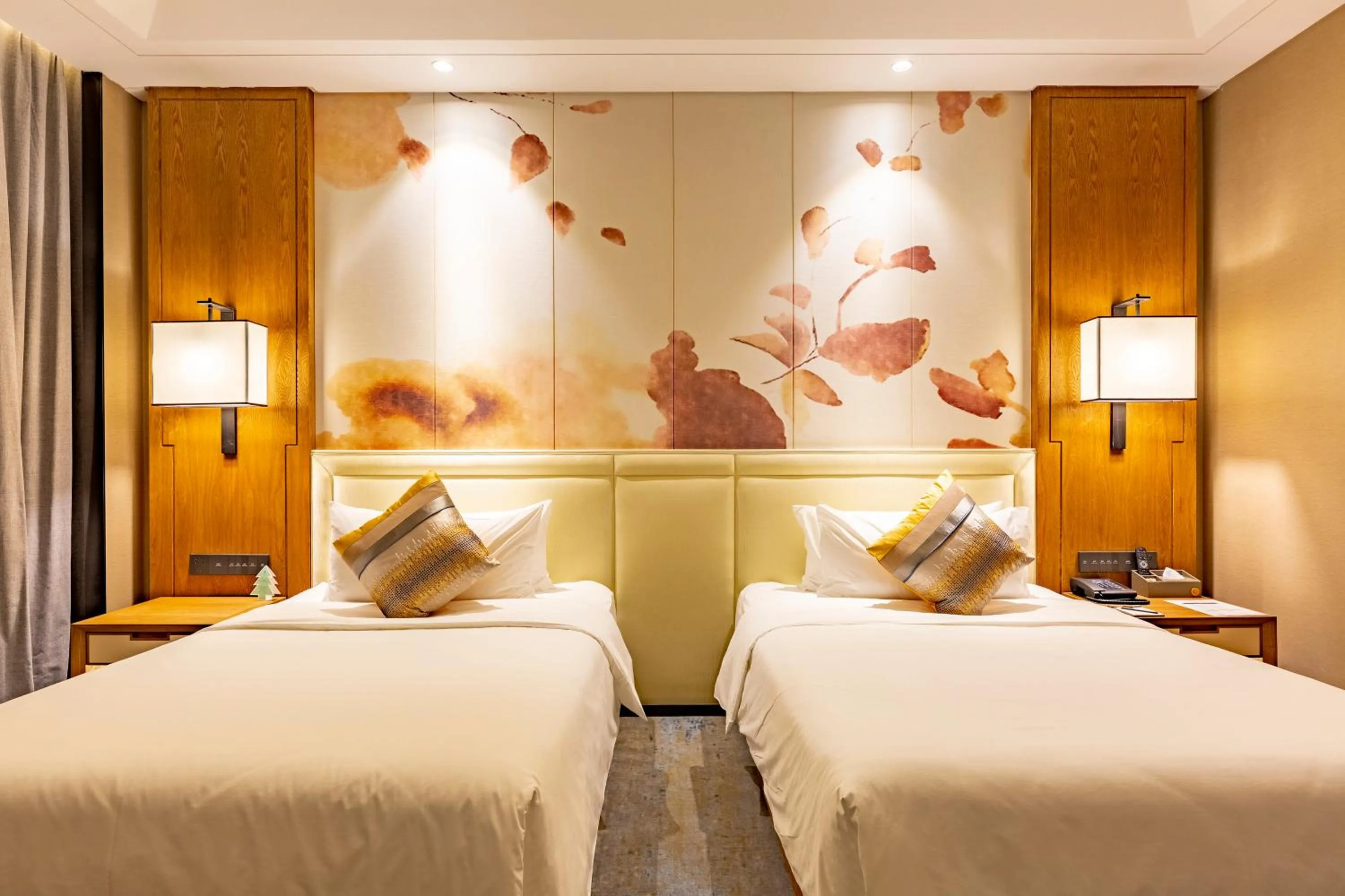 Bed in Jinling Grand Hotel Nanchang