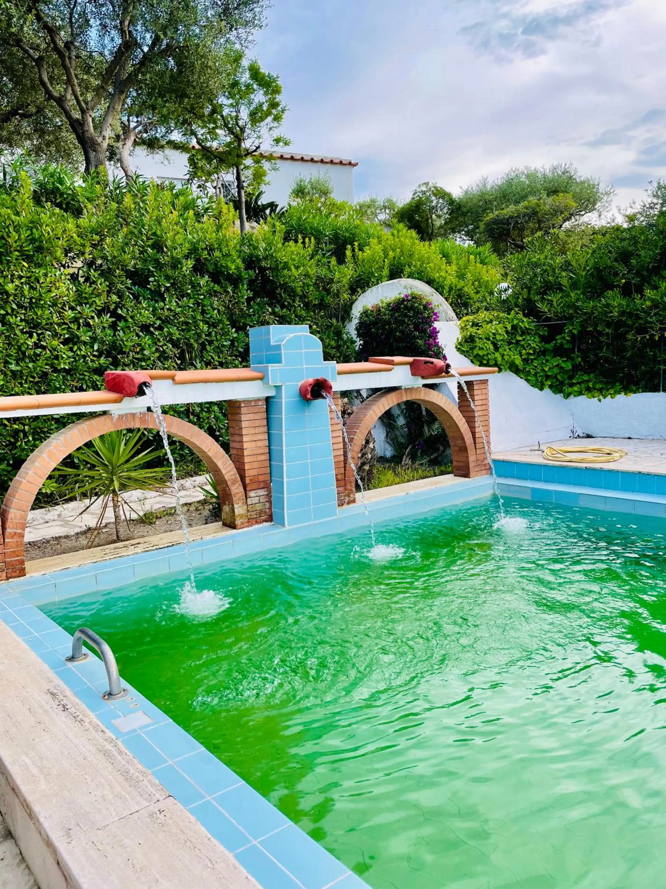 Swimming pool in Hotel La Scogliera
