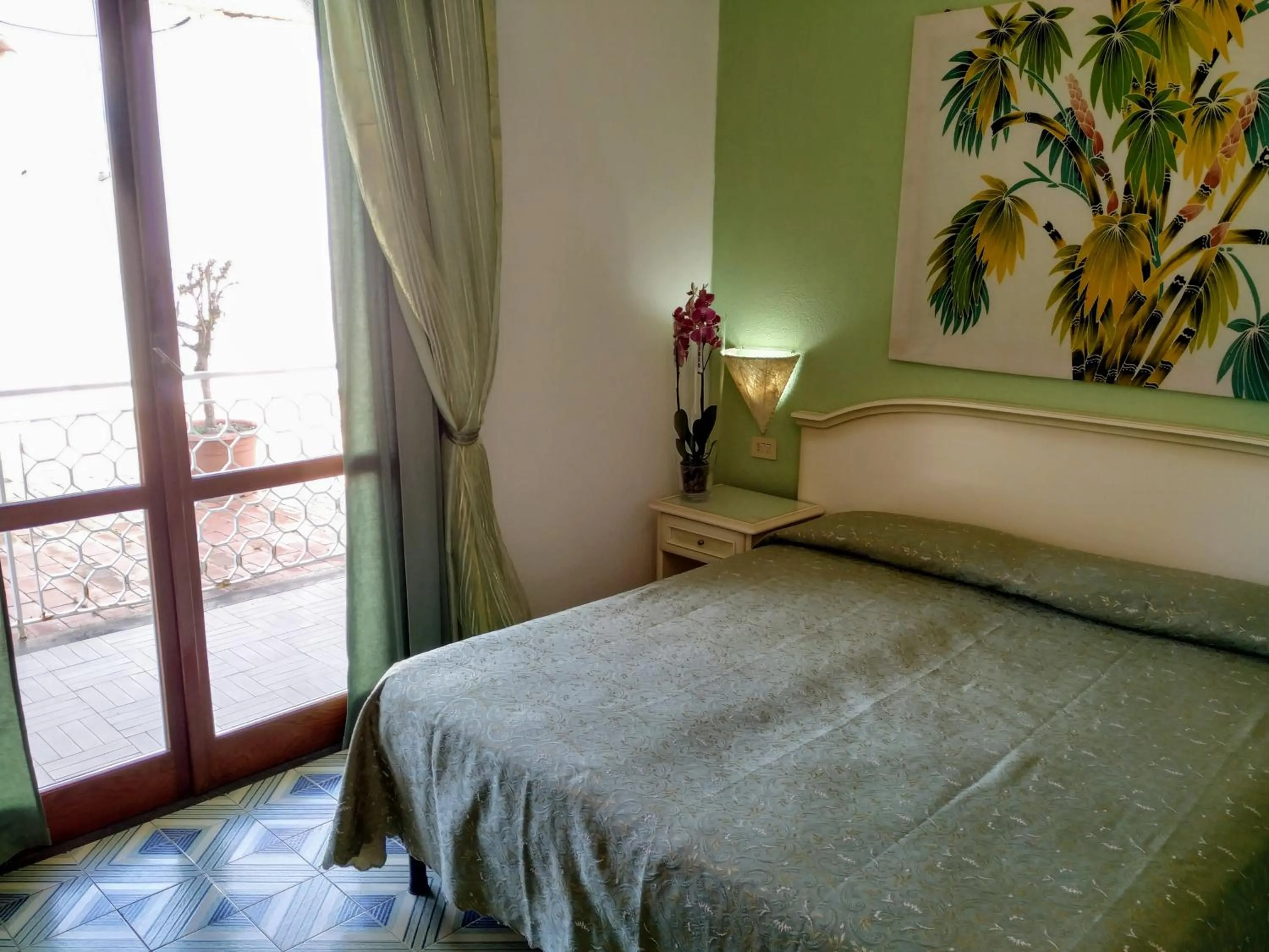 Photo of the whole room, Bed in Hotel La Scogliera