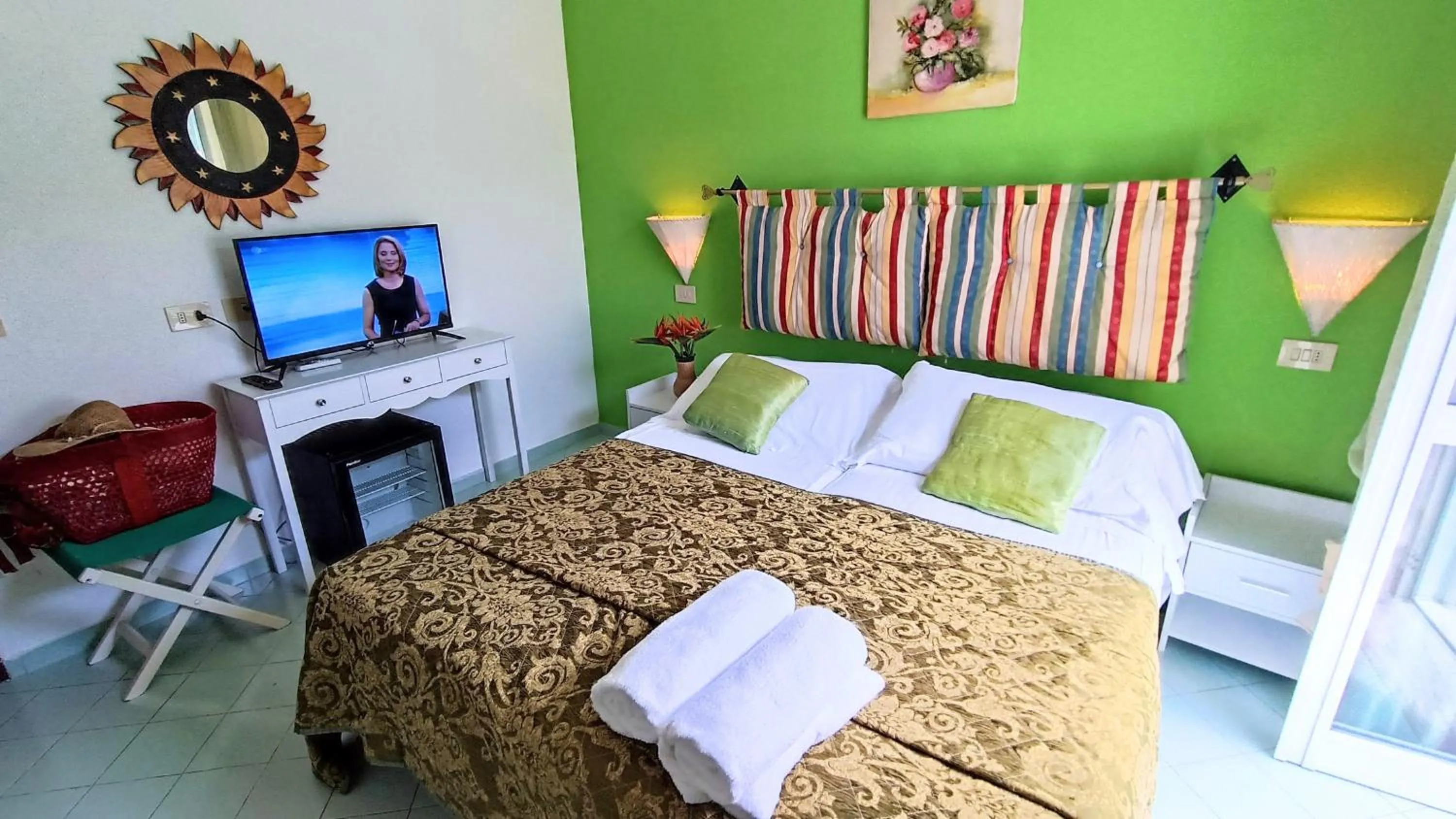 Bed in Hotel La Scogliera