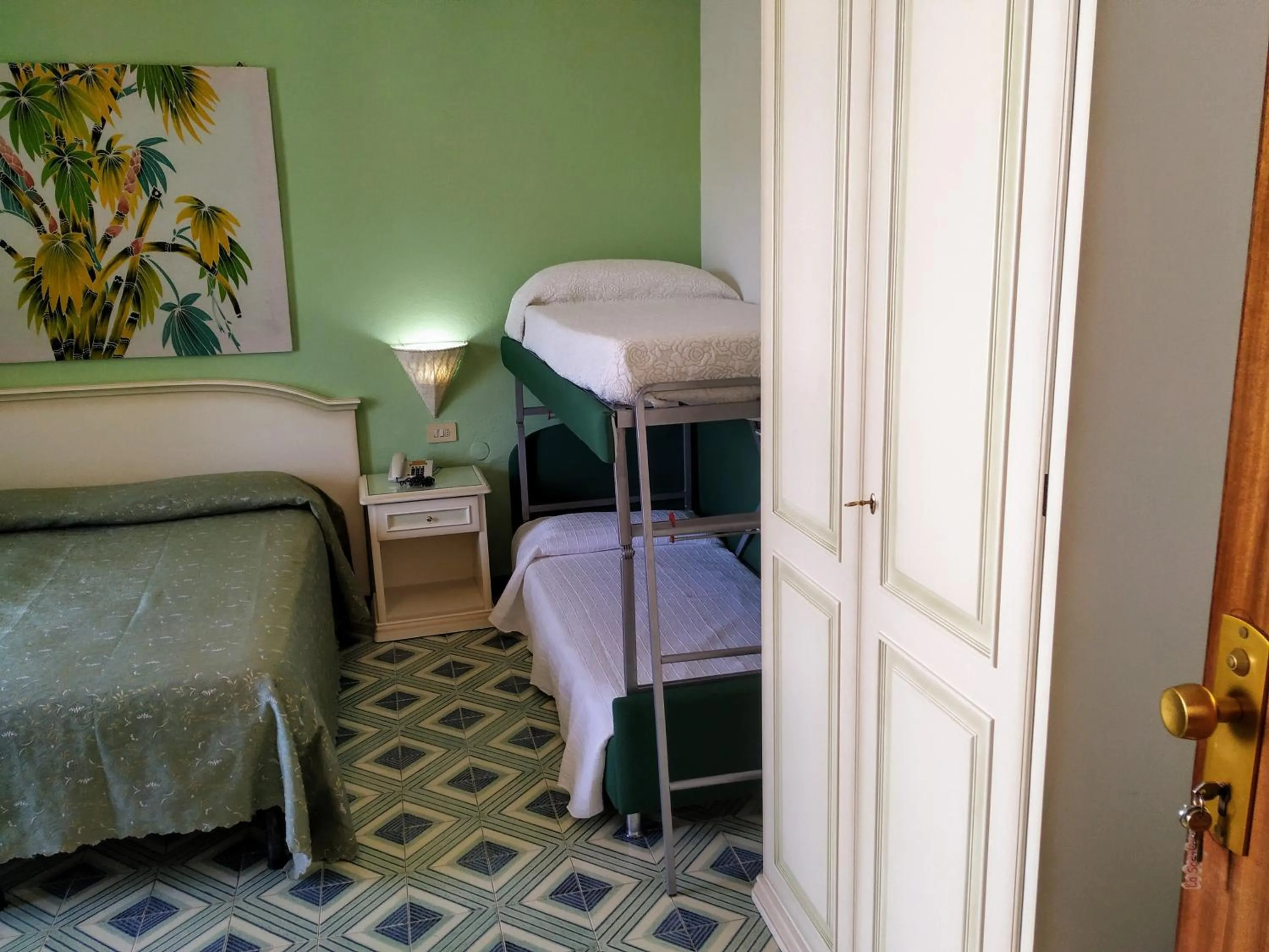 Photo of the whole room, Bed in Hotel La Scogliera