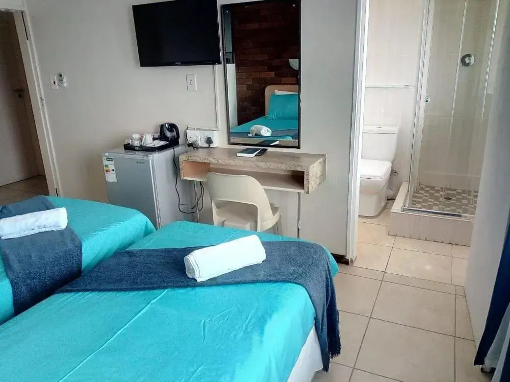 Twin Room with Bathroom in Concord Christian Guesthouse Twin Room with Bathroom in Concord Christian Guesthouse