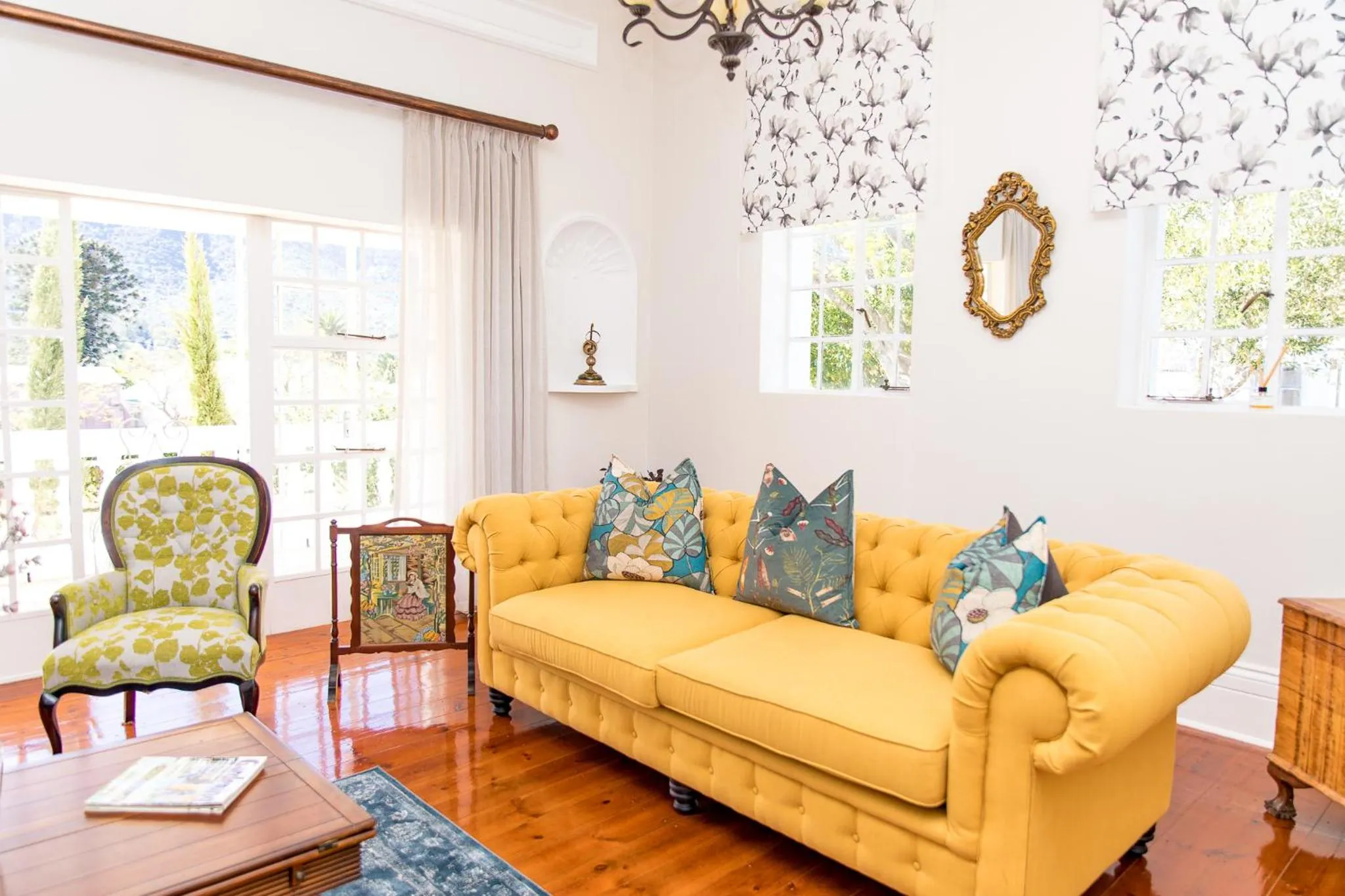 Living room in Herberg Manor