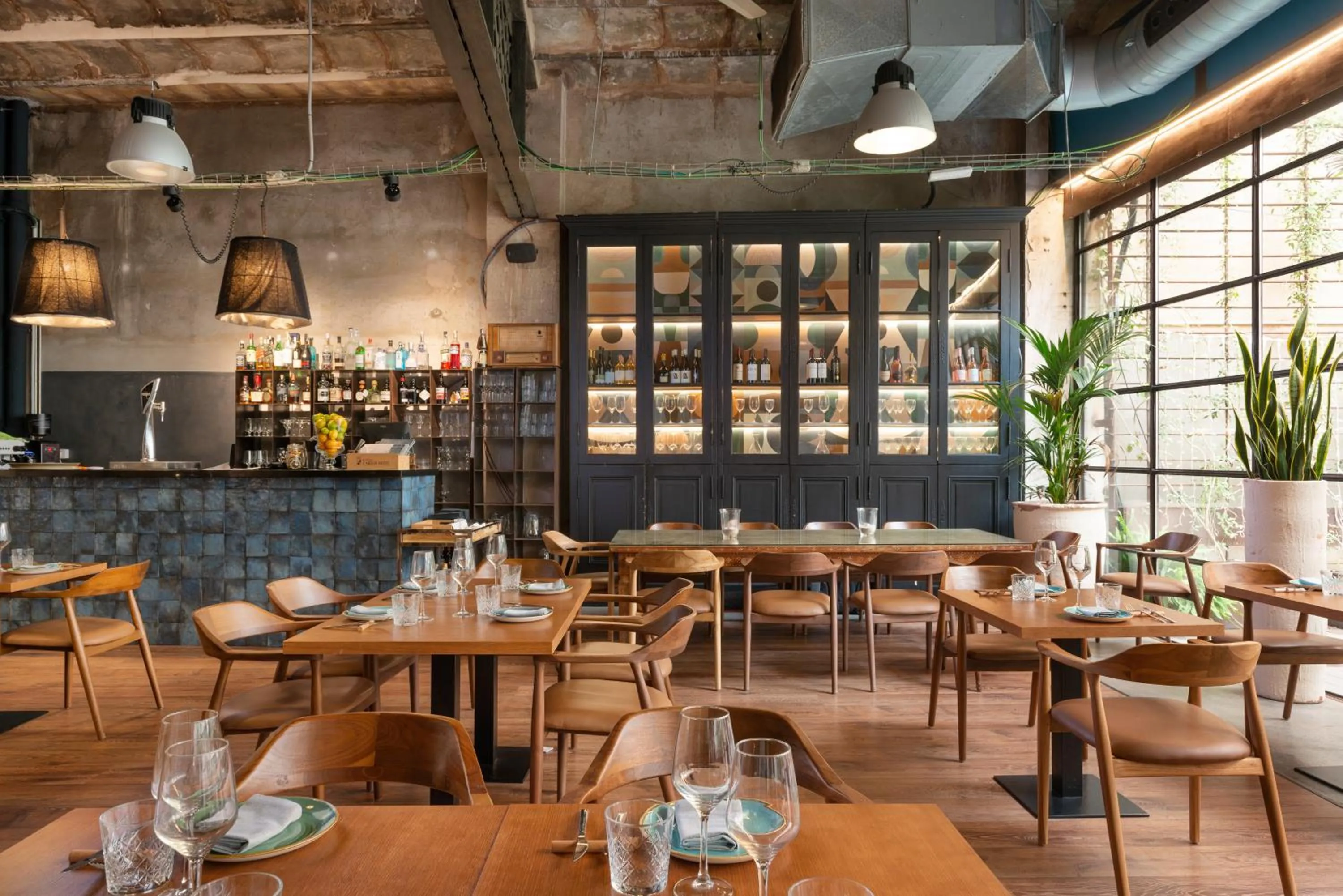 Restaurant/places to eat in Brondo Architect Hotel