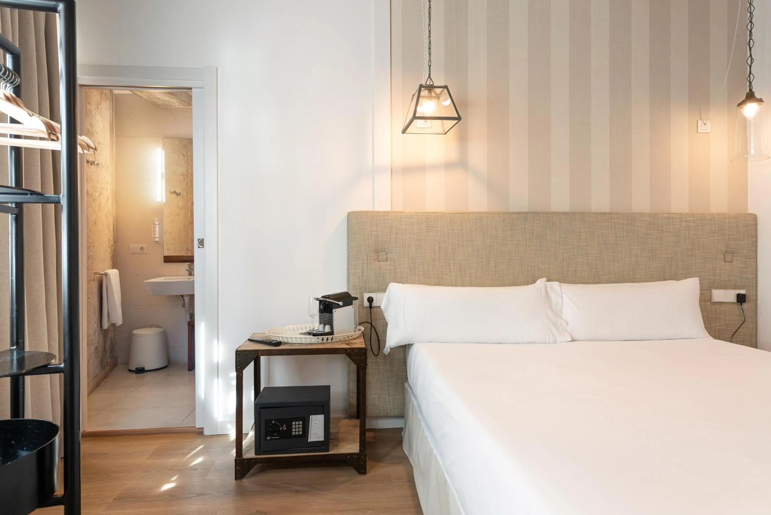 Bedroom, Bed in Brondo Architect Hotel