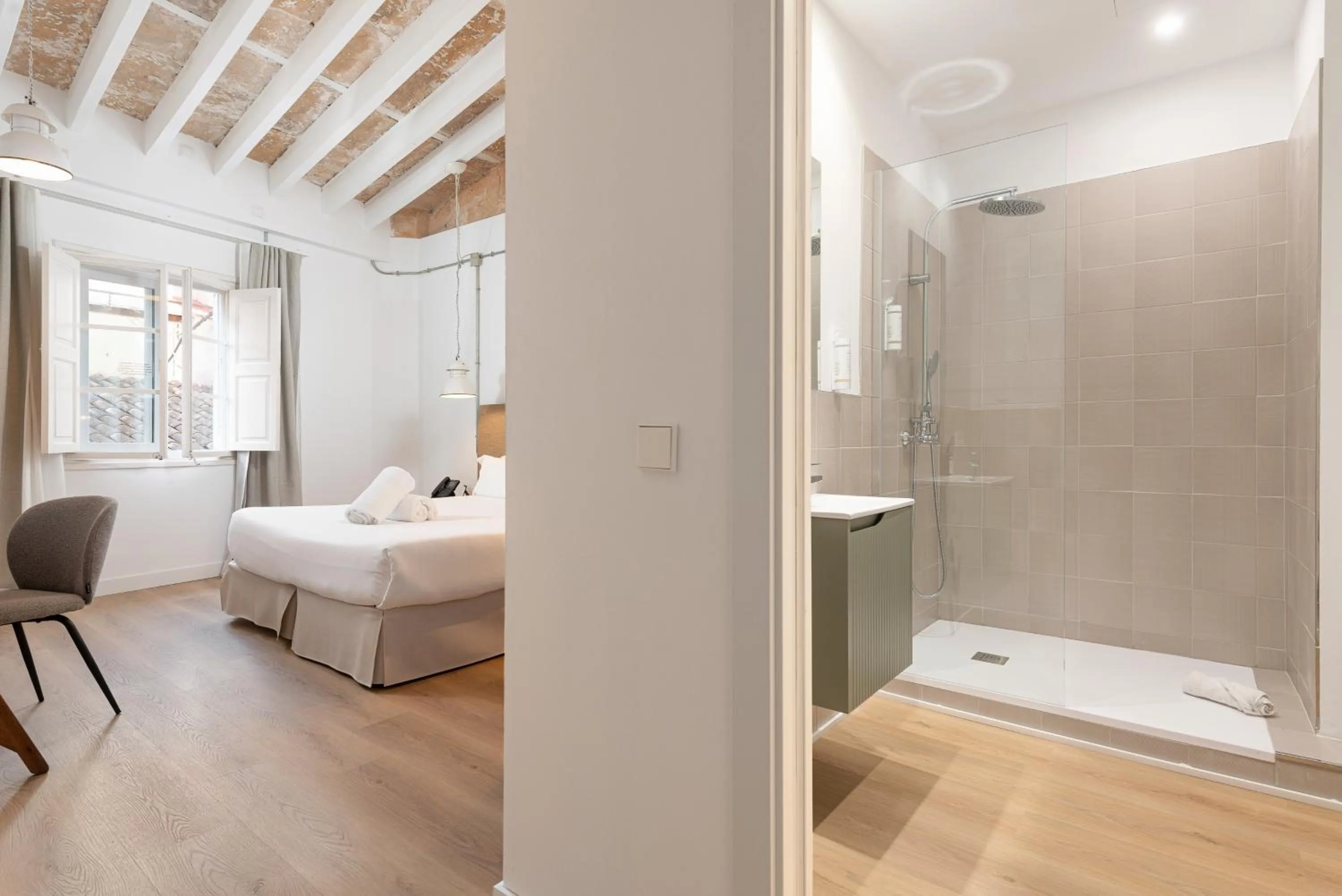 Bathroom, Bed in Brondo Architect Hotel
