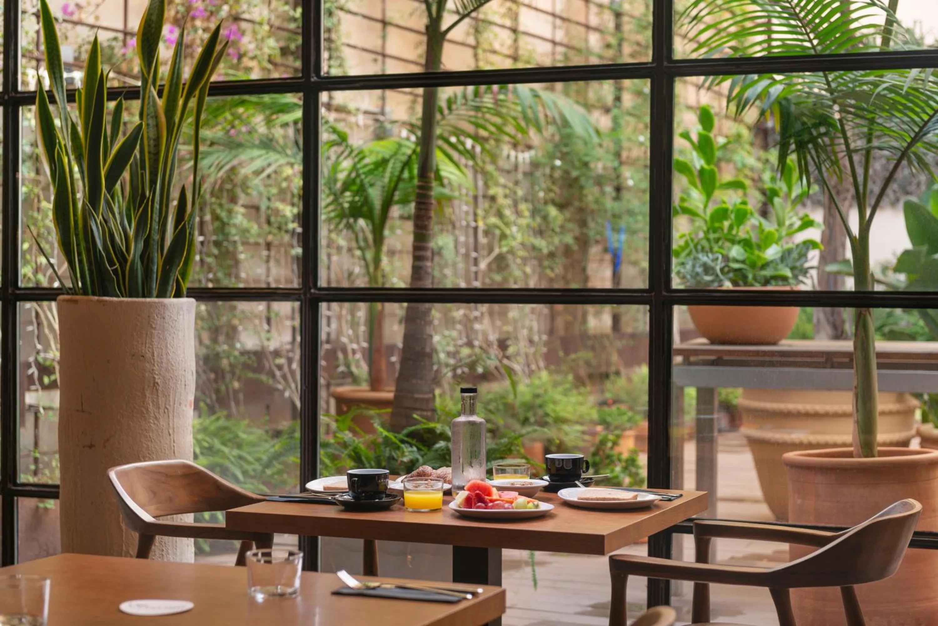 Restaurant/places to eat in Brondo Architect Hotel