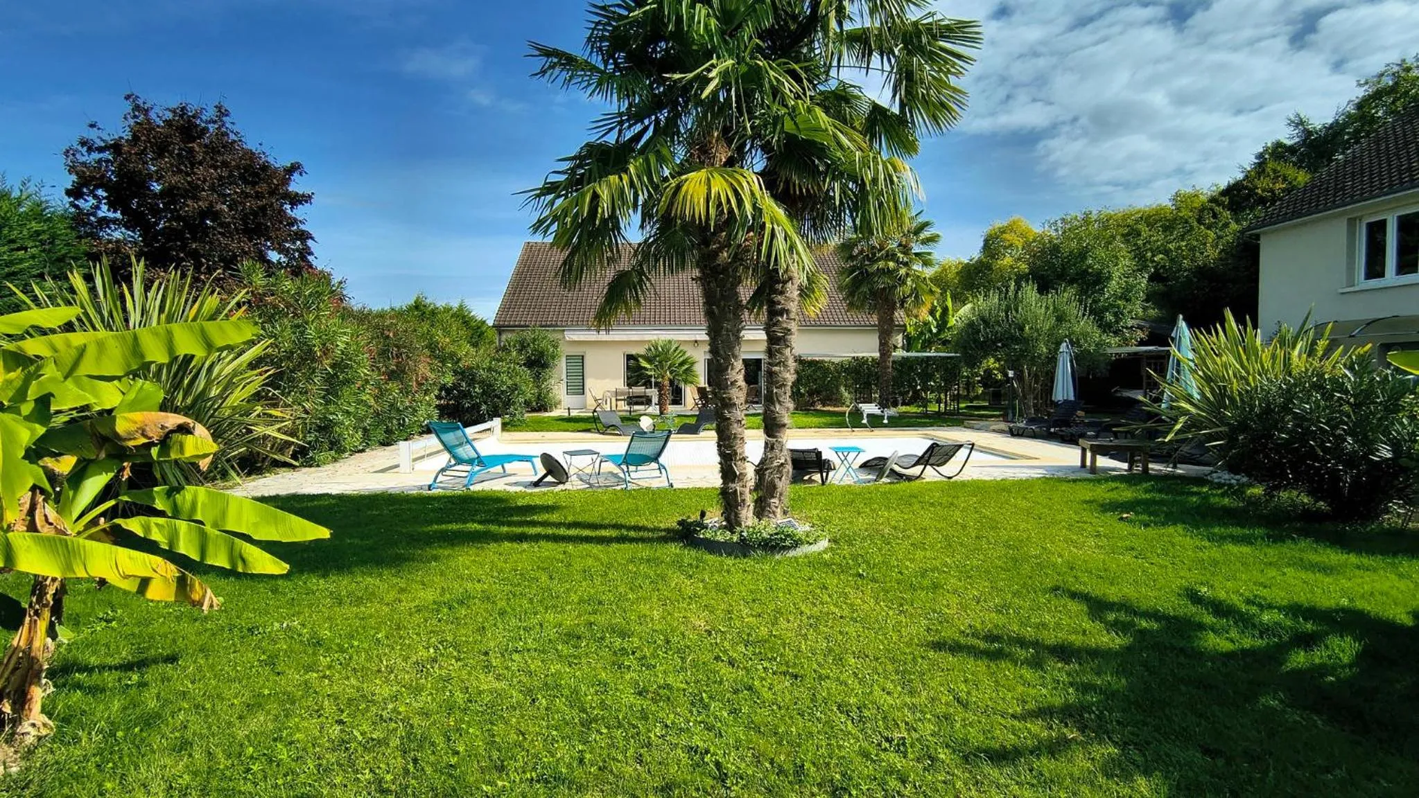 Swimming pool in La Girouardière