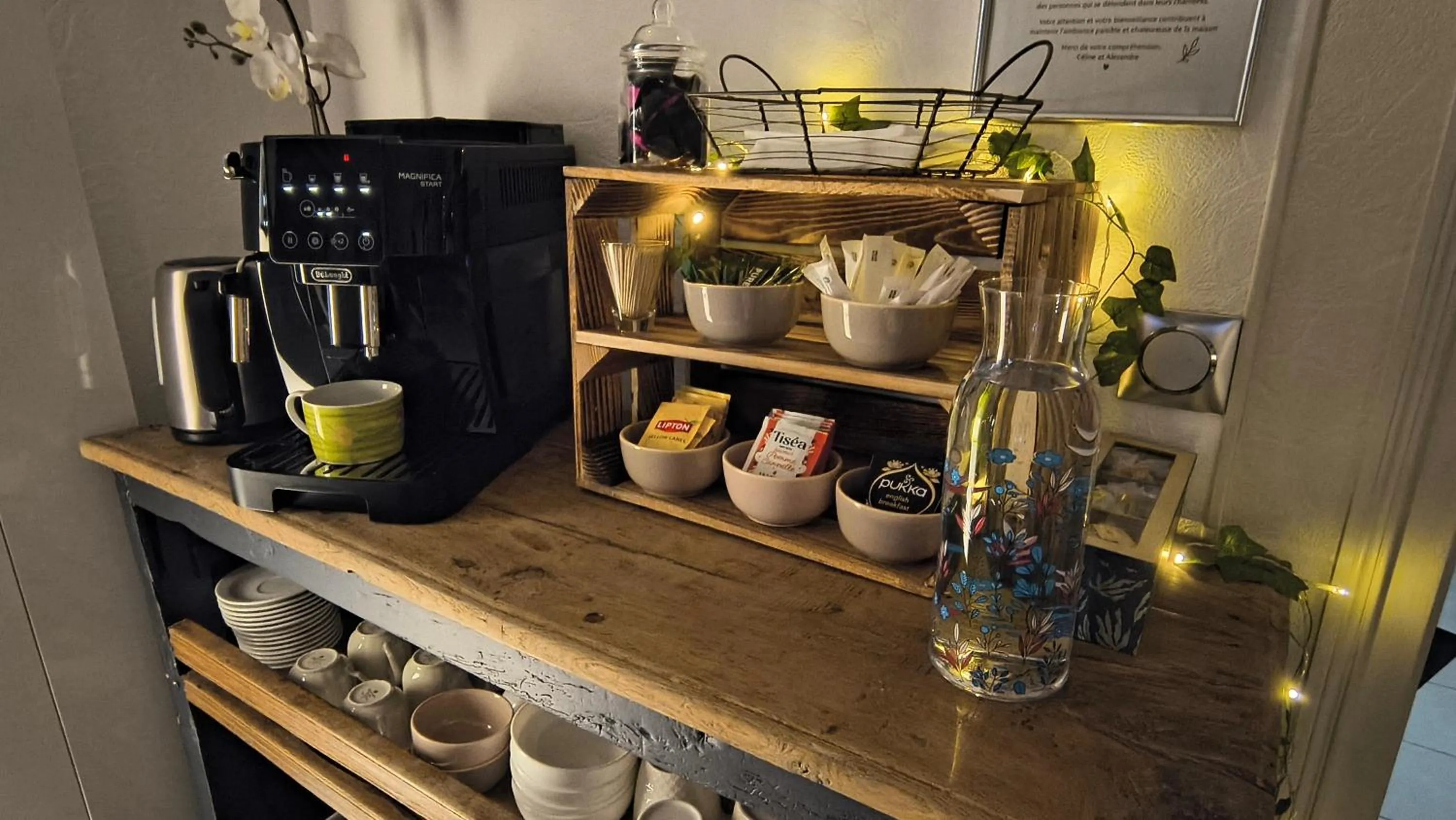 Coffee/tea facilities in La Girouardière
