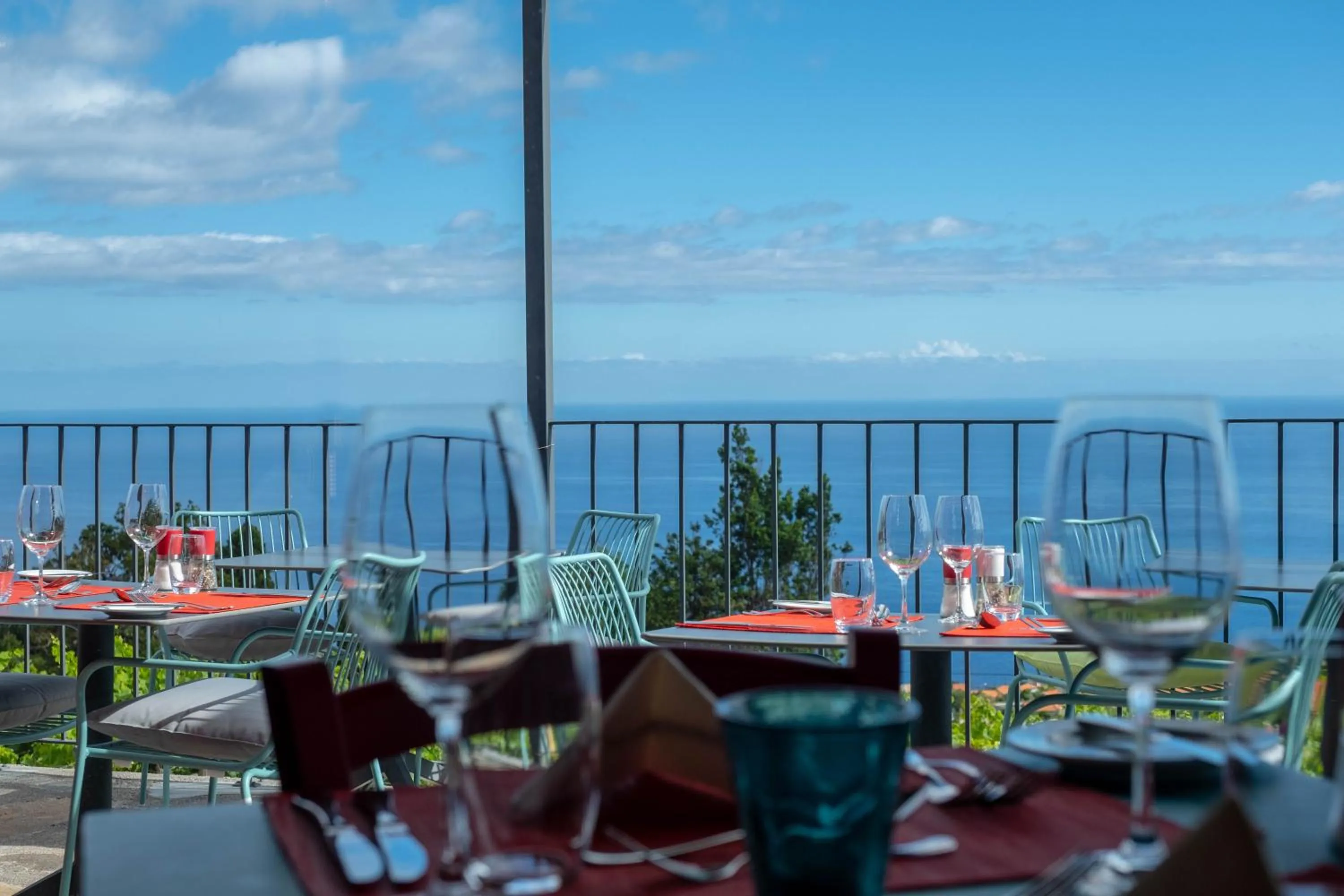 Restaurant/places to eat in Quinta das Vinhas