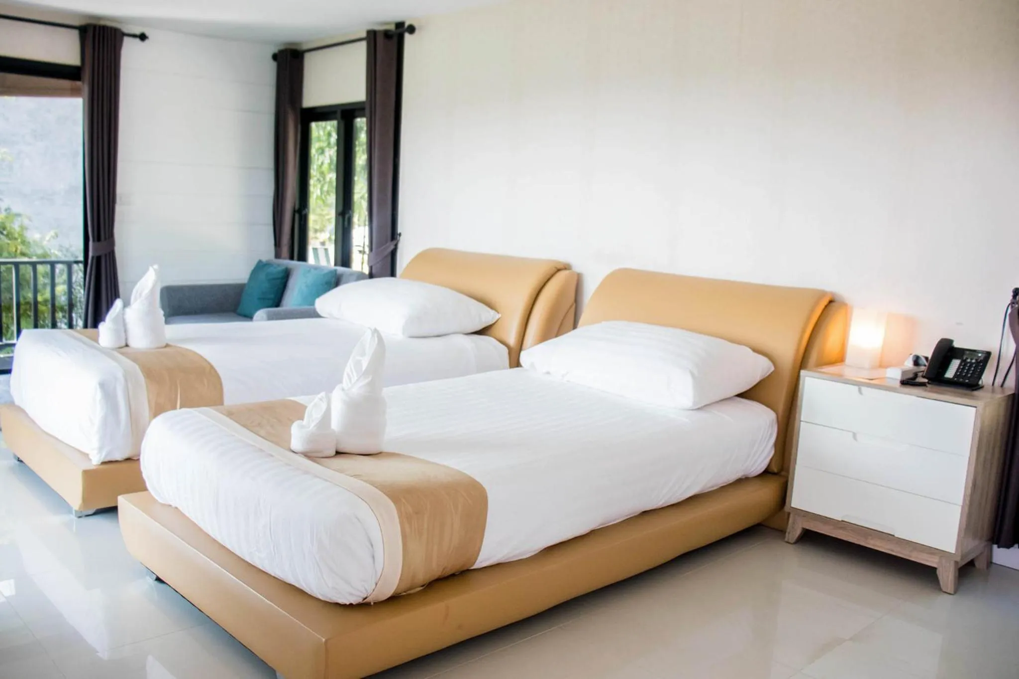 Bed in Mae On Village Resort