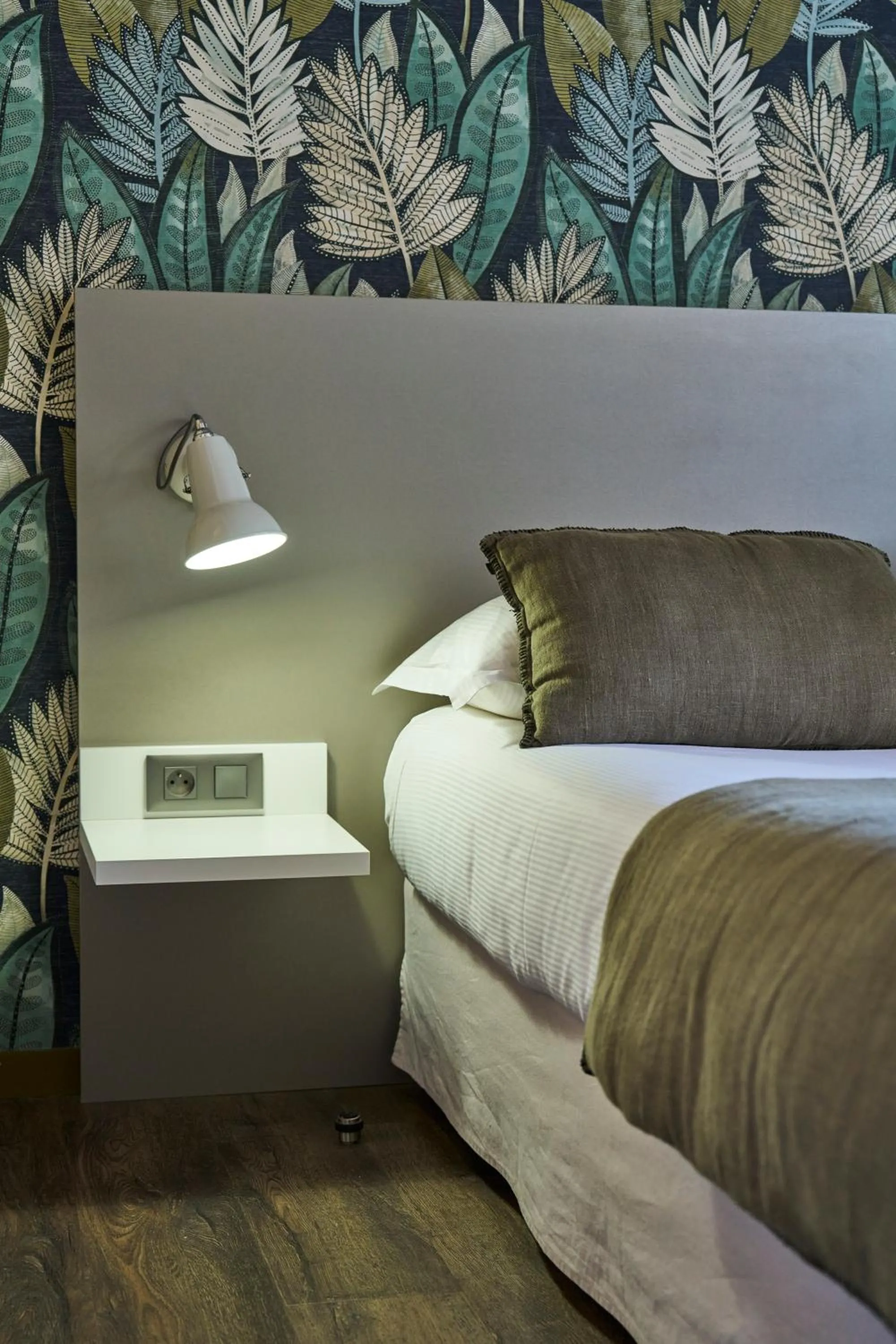 Bed in Hôtel le Corbusson Laval Ouest