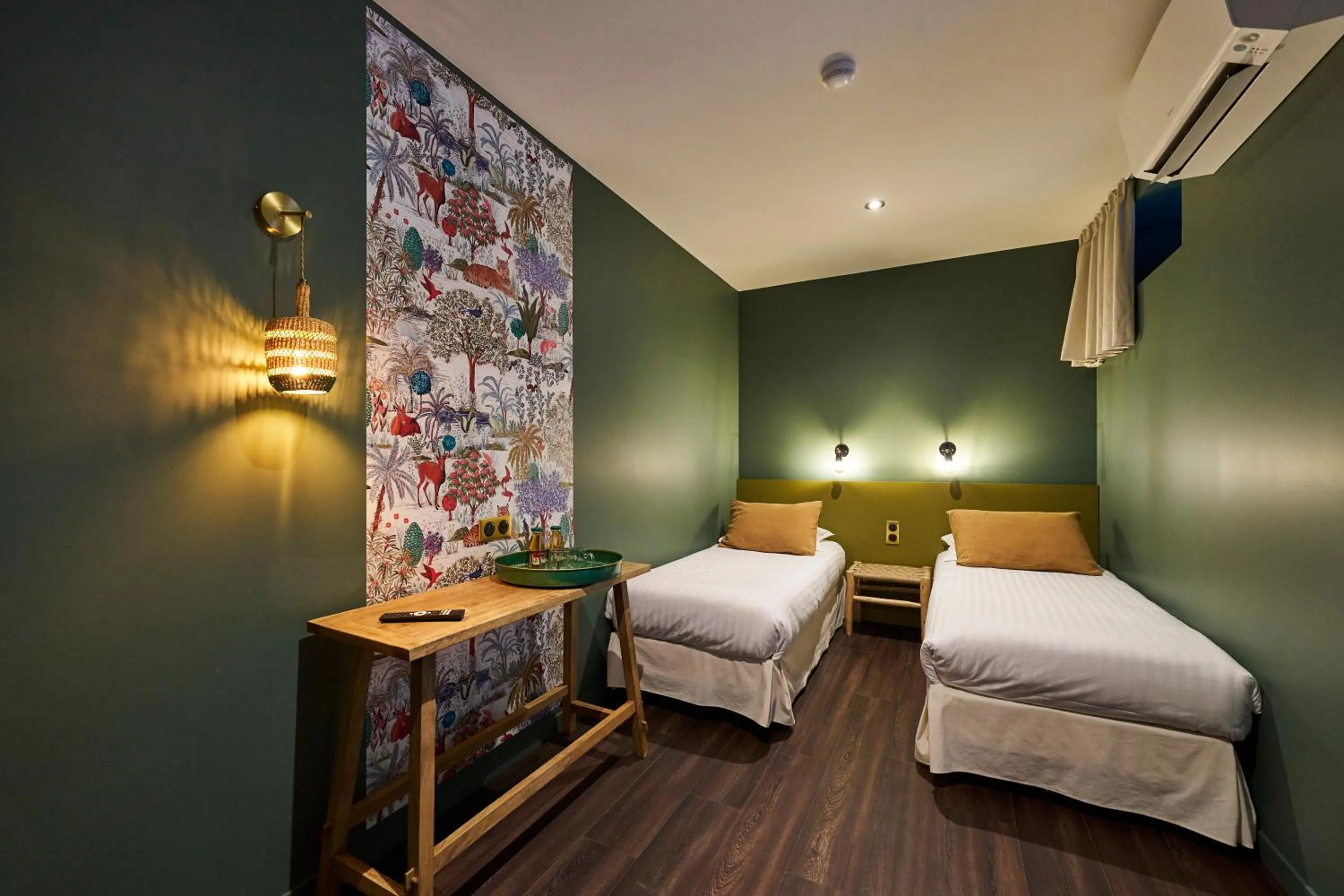 Photo of the whole room, Bed in Hôtel le Corbusson Laval Ouest