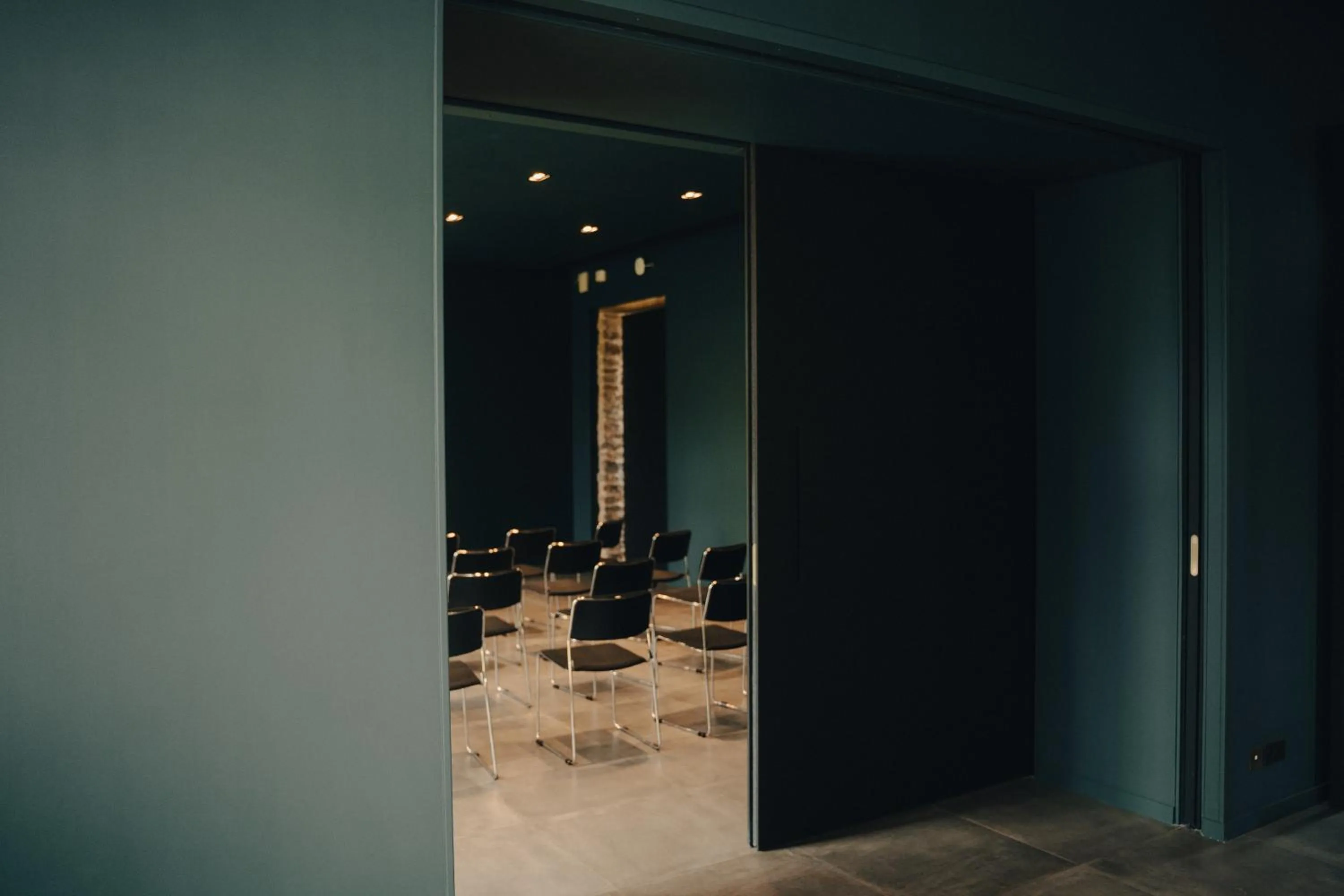 Meeting/conference room in Hôtel le Corbusson Laval Ouest