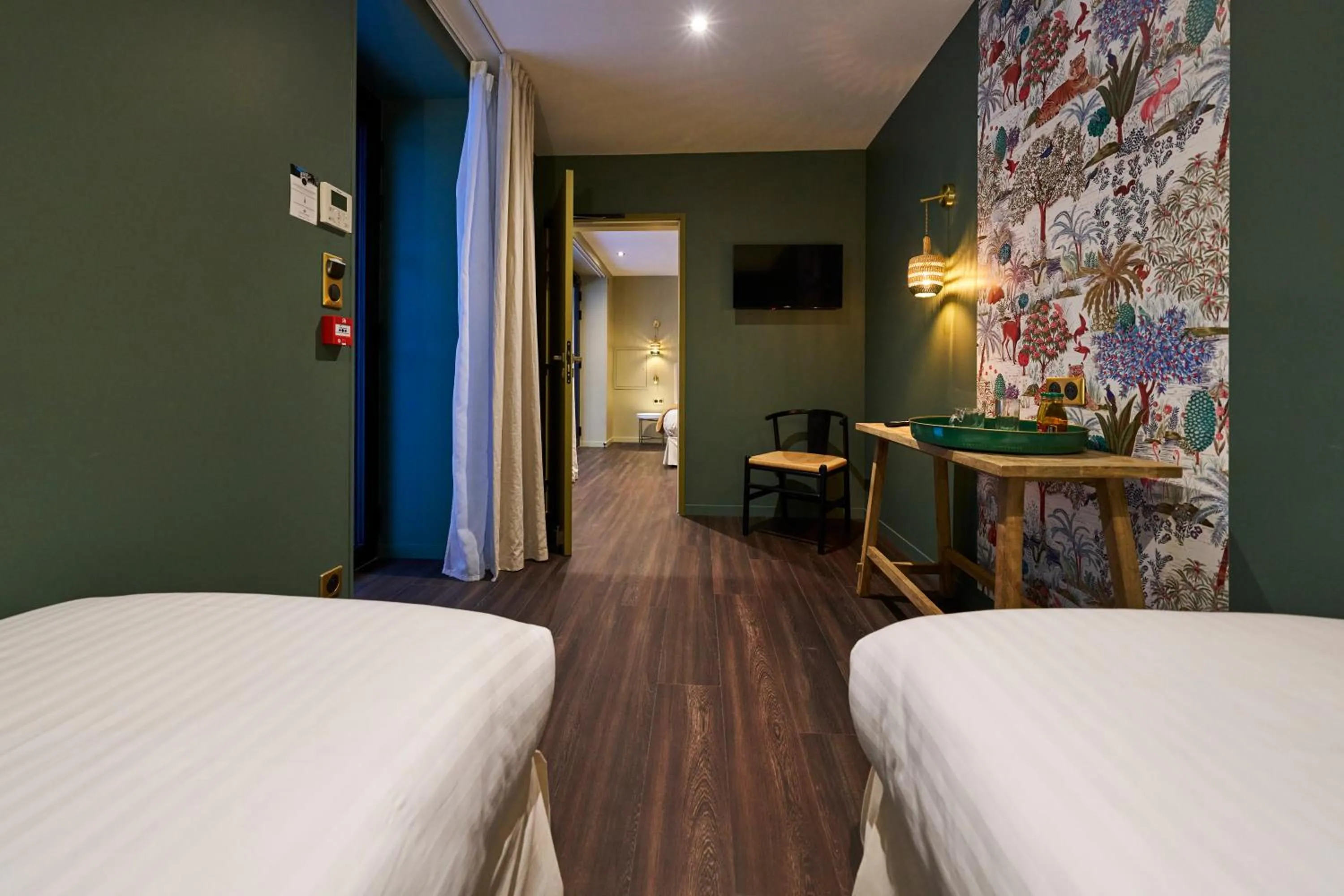 Photo of the whole room, Bed in Hôtel le Corbusson Laval Ouest