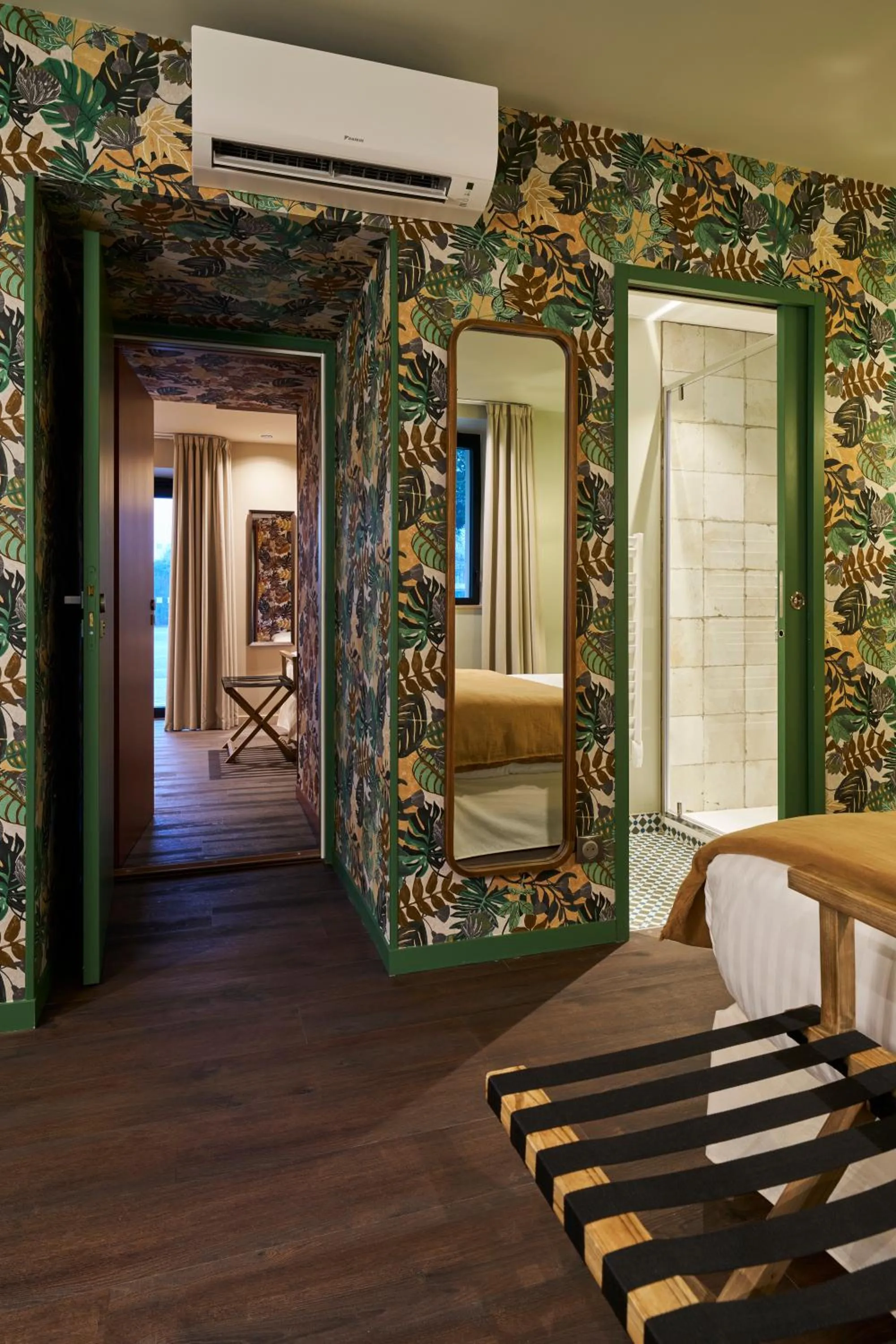 children, Bed in Hôtel le Corbusson Laval Ouest