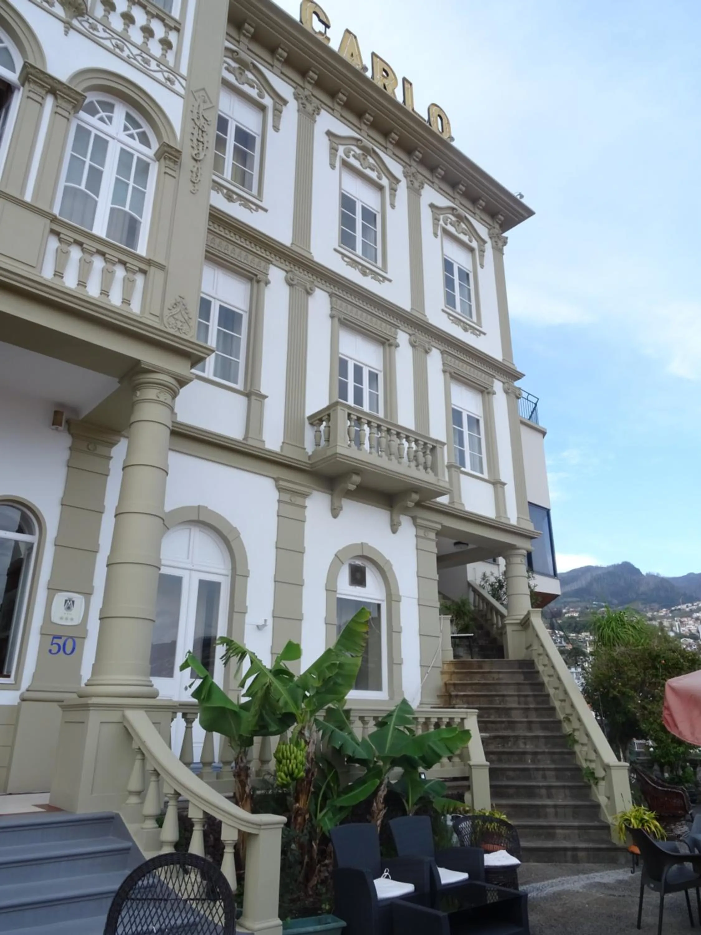 Facade/entrance in Hotel Monte Carlo