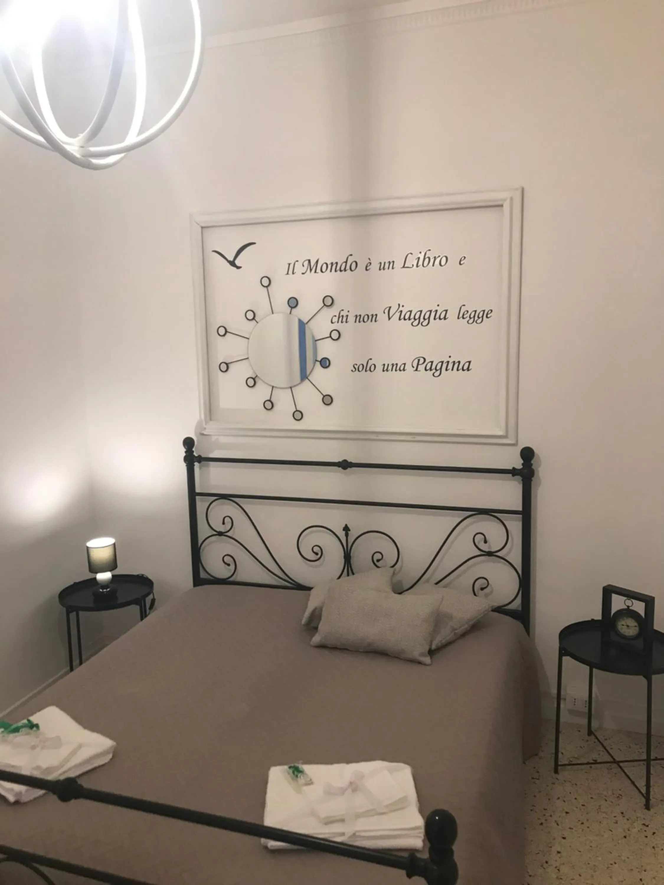 Photo of the whole room, Bed in Cappuccini Green Relax