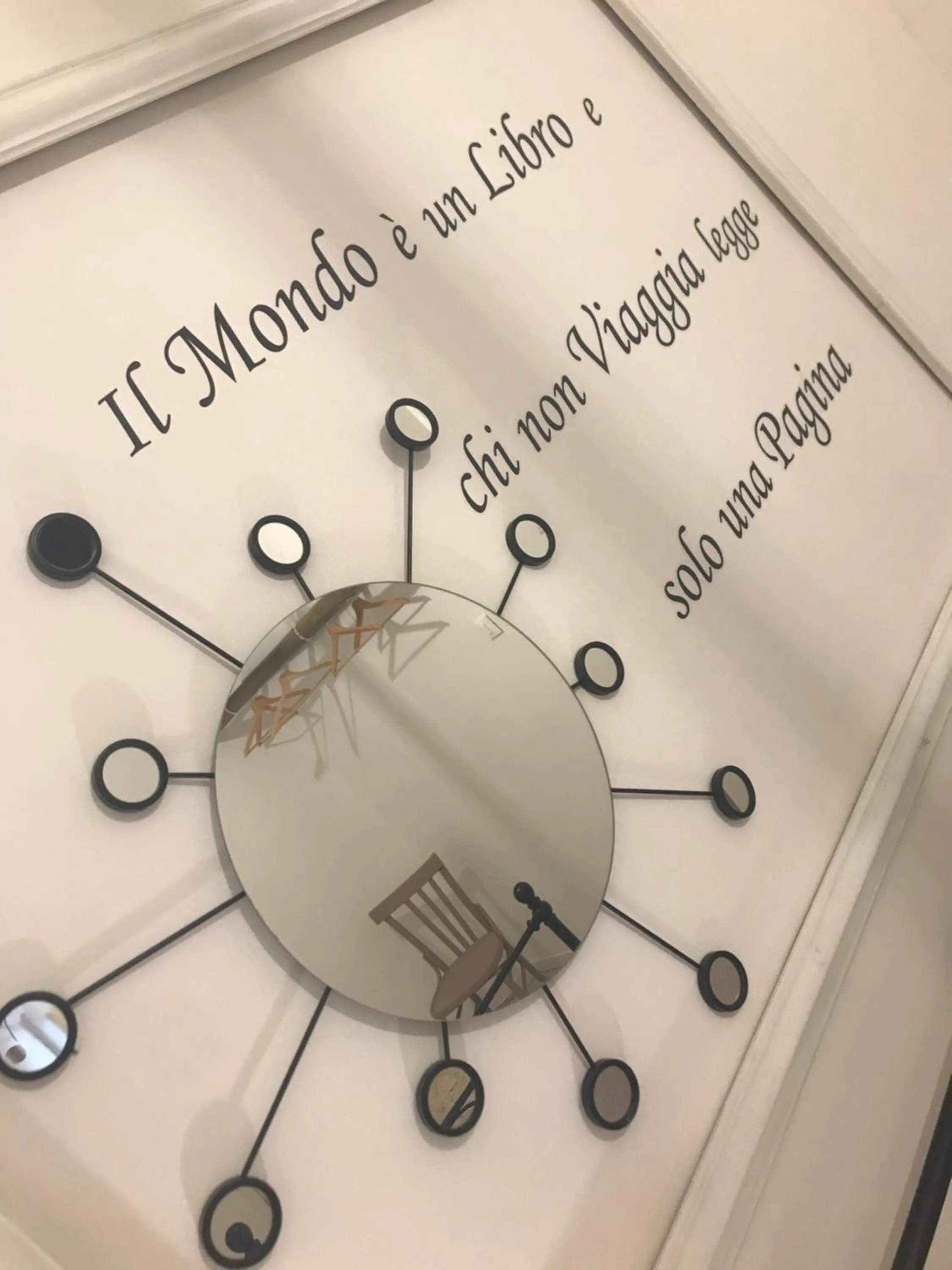 Decorative detail in Cappuccini Green Relax