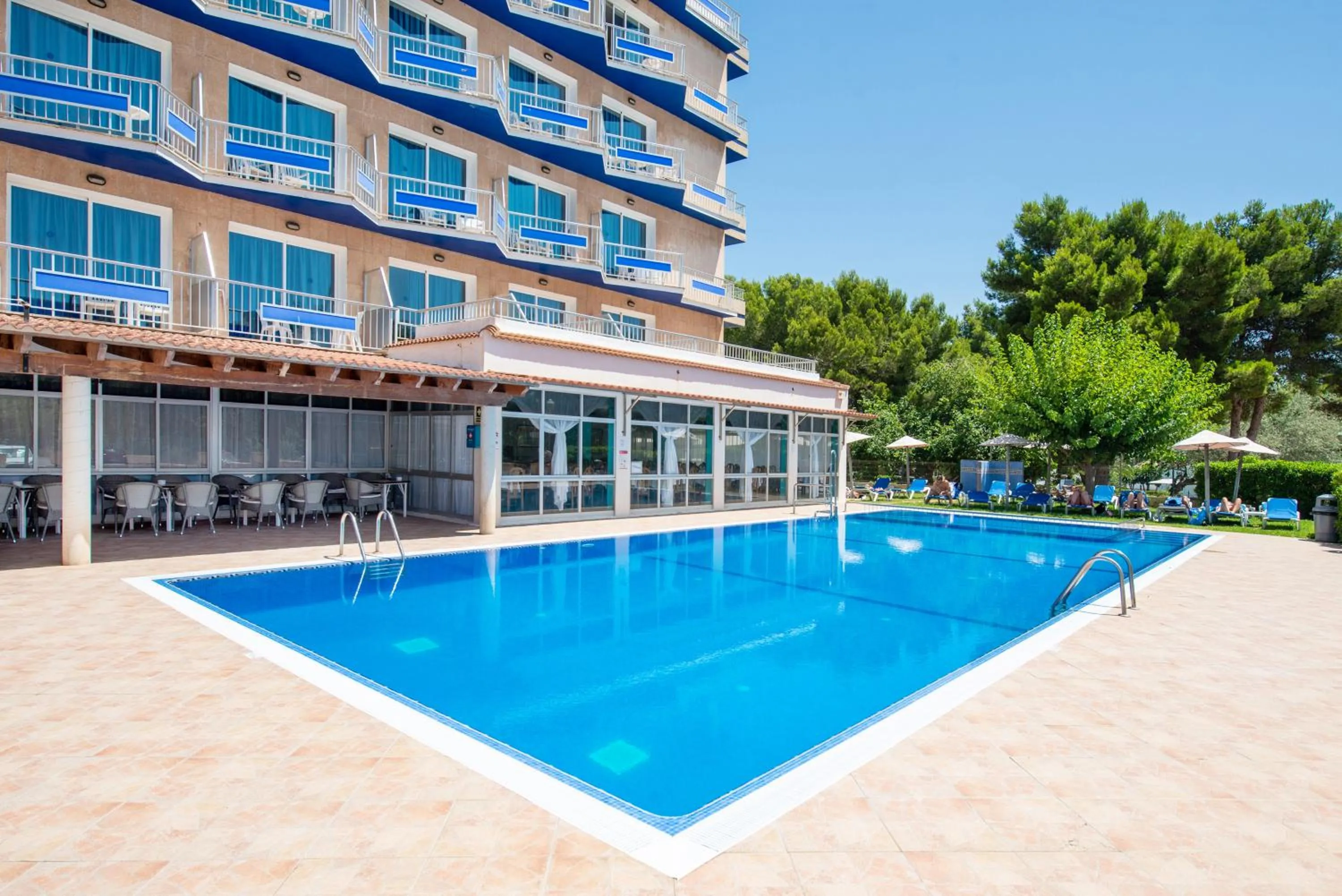 Swimming pool in NURA Boreal