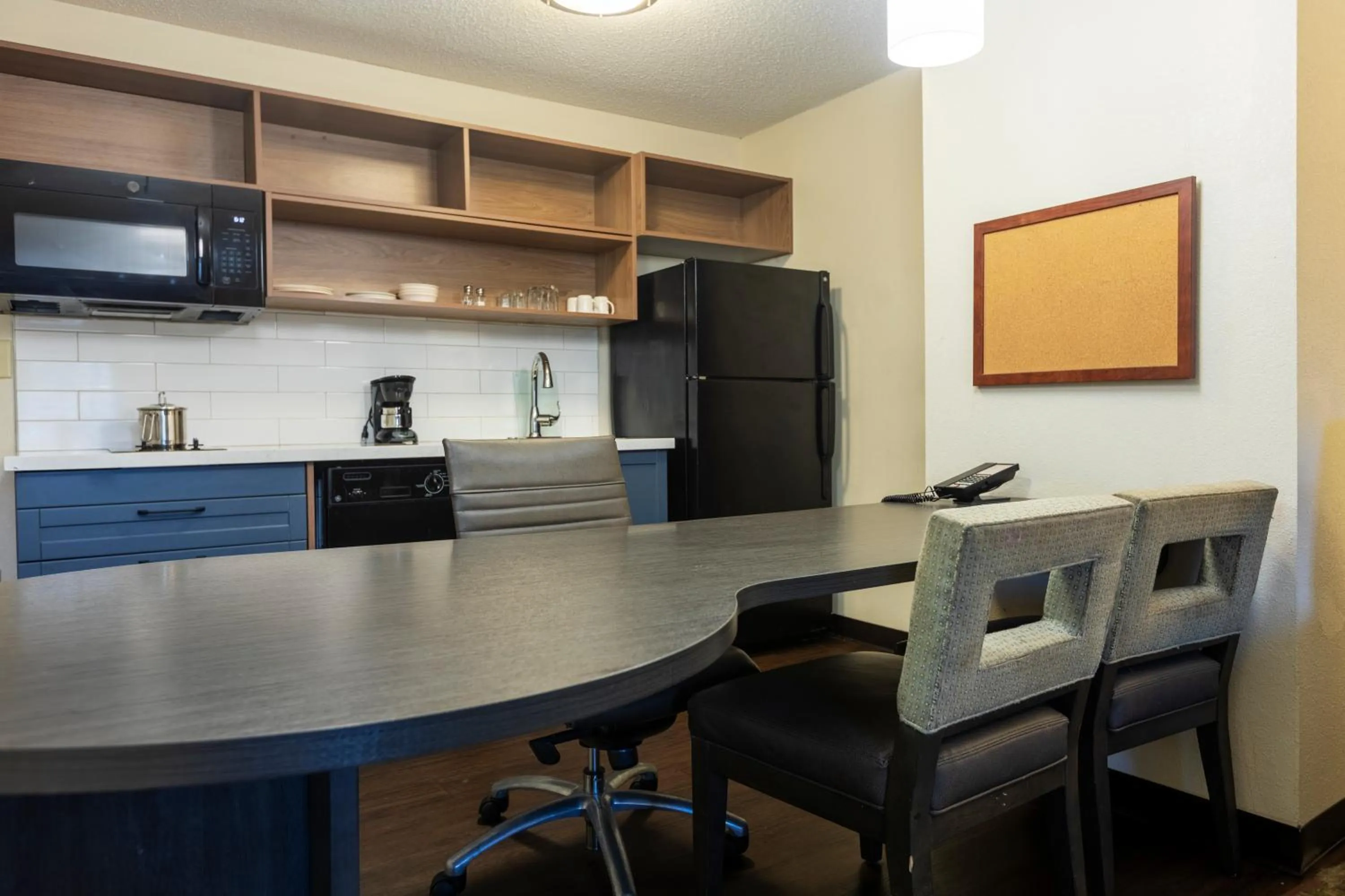 Kitchen or kitchenette in Candlewood Suites Colonial Heights - Fort Lee by IHG