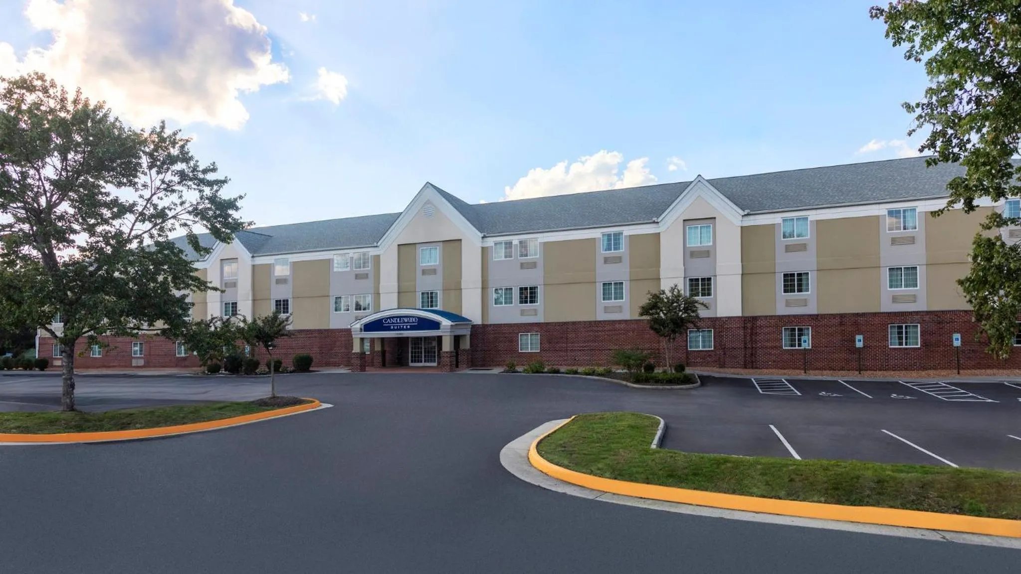 Property building in Candlewood Suites Colonial Heights - Fort Lee by IHG