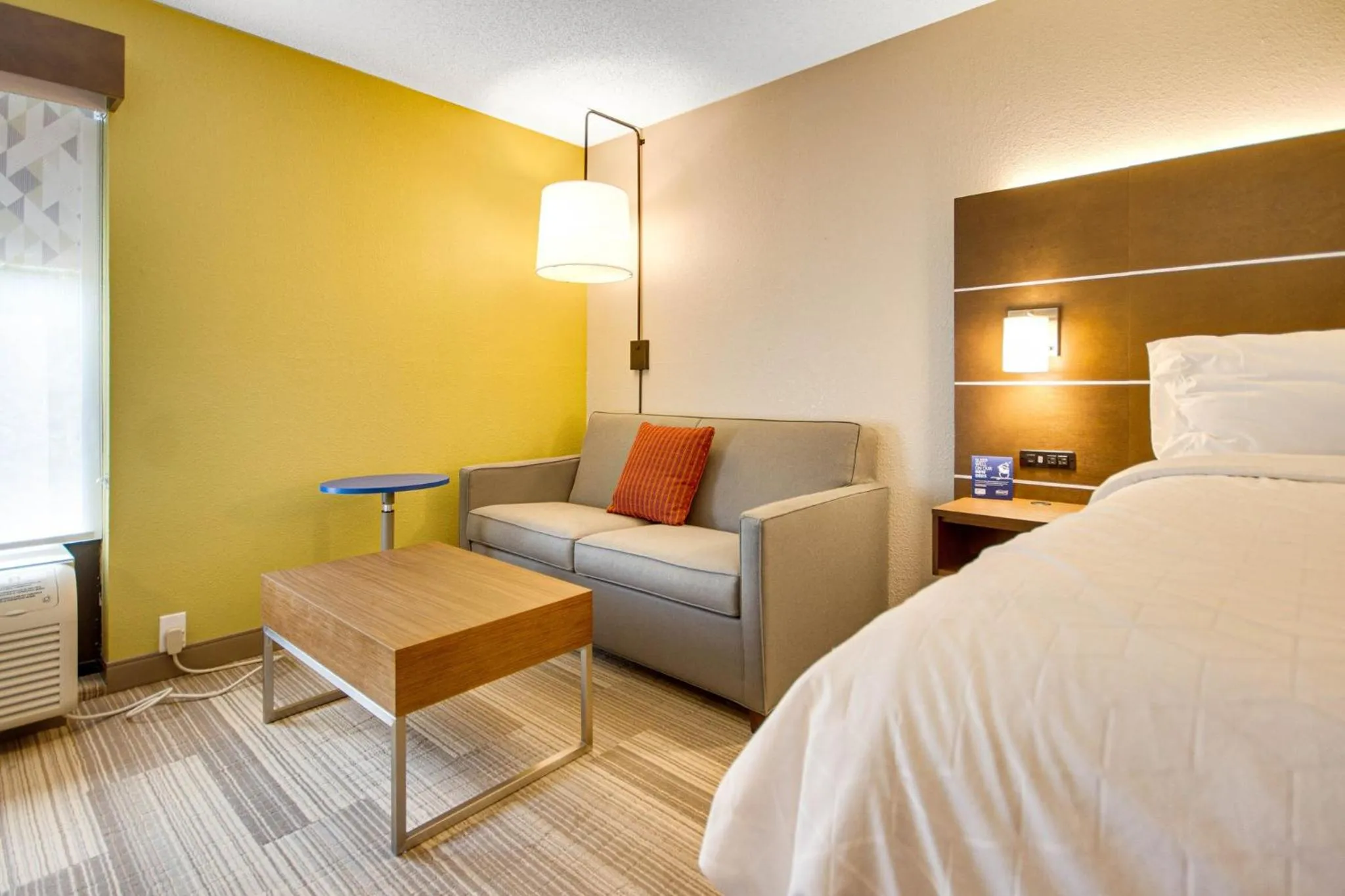 Photo of the whole room, Bed in Holiday Inn Express Dublin by IHG