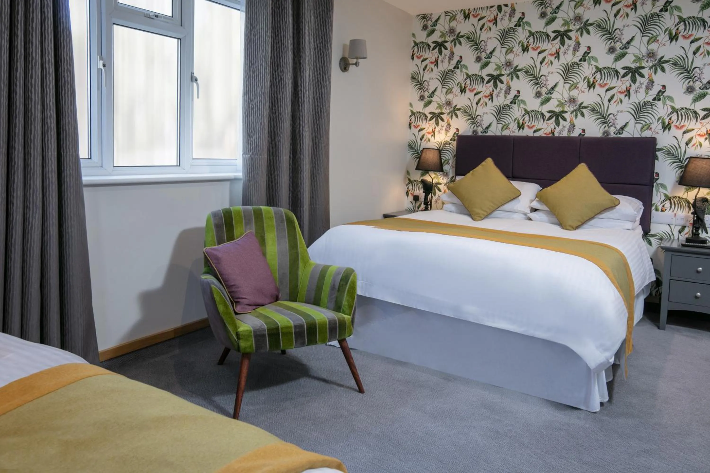 Bed in Best Western Compass Inn