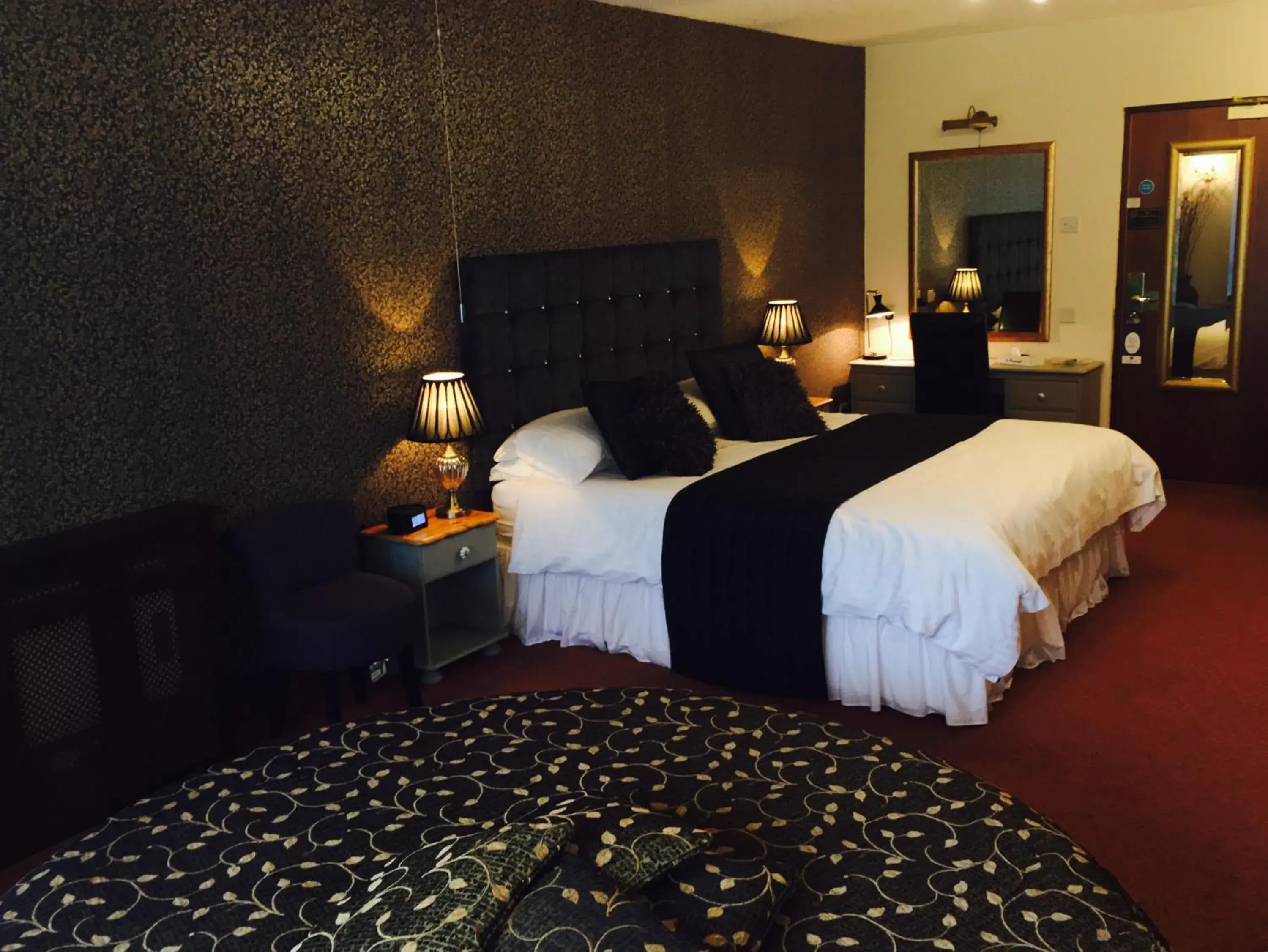 Superior Double Room in Best Western Compass Inn Superior Double Room in Best Western Compass Inn