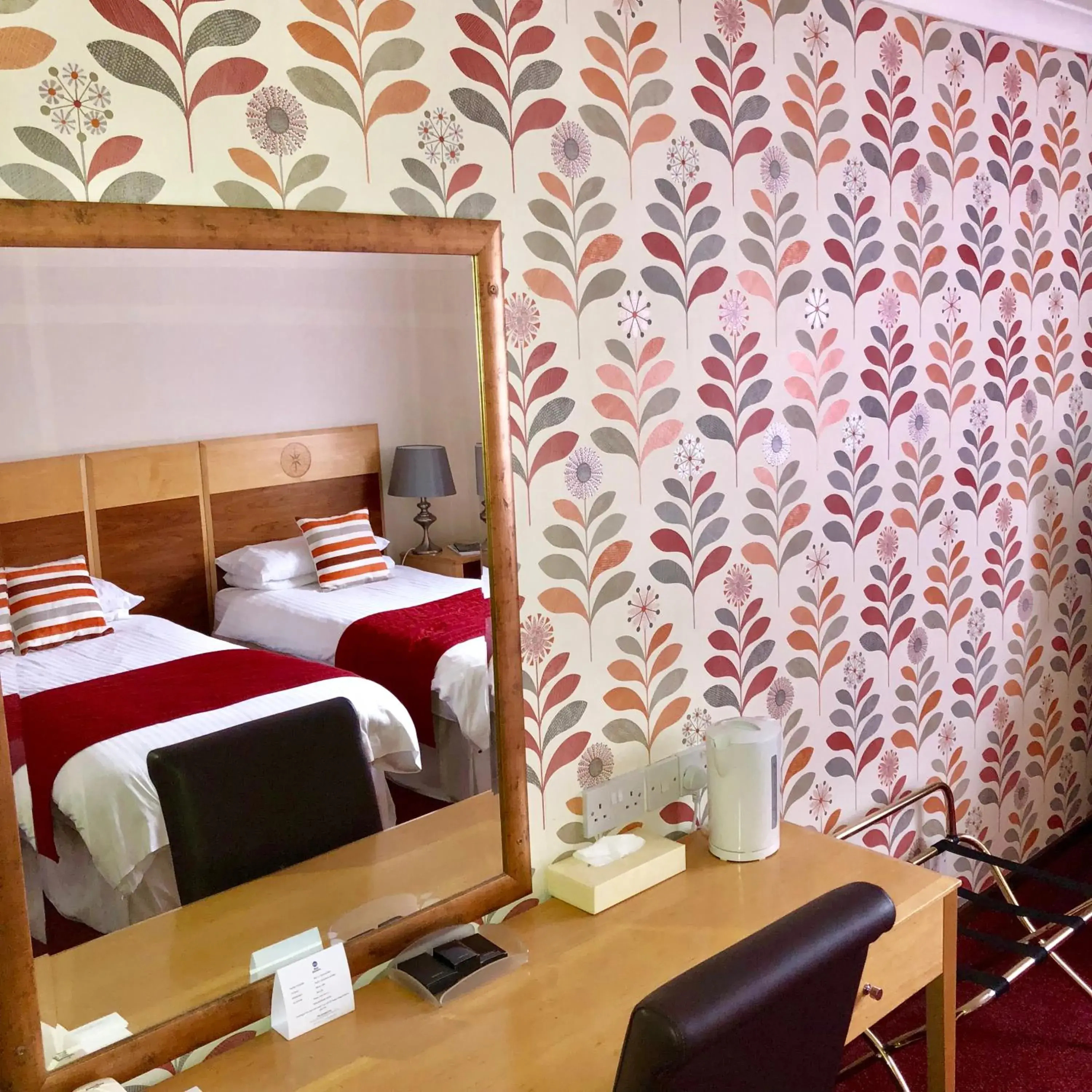 Executive Twin Room with View in Best Western Compass Inn Executive Twin Room with View in Best Western Compass Inn