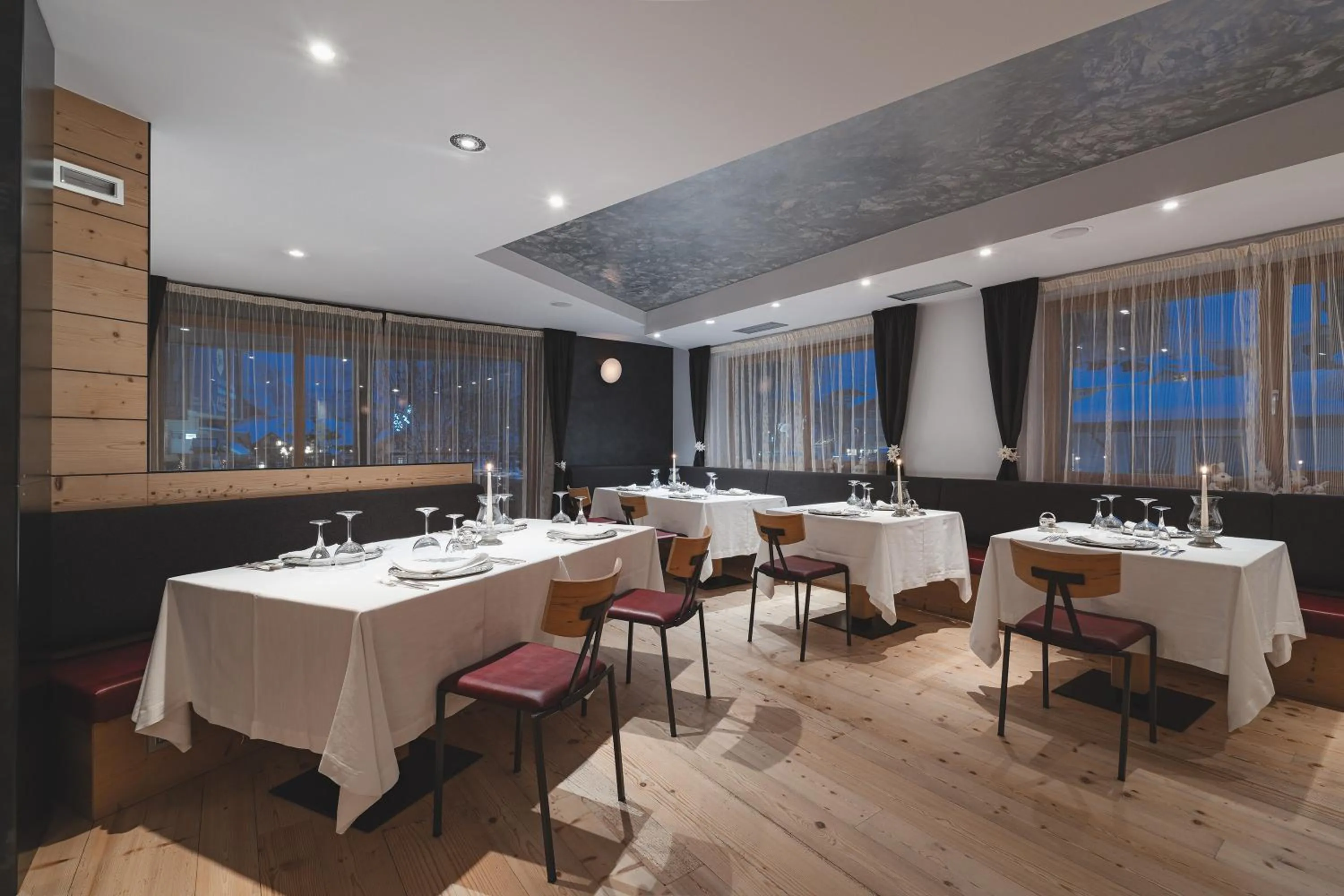 Restaurant/places to eat in Chalet Laura Lodge Hotel