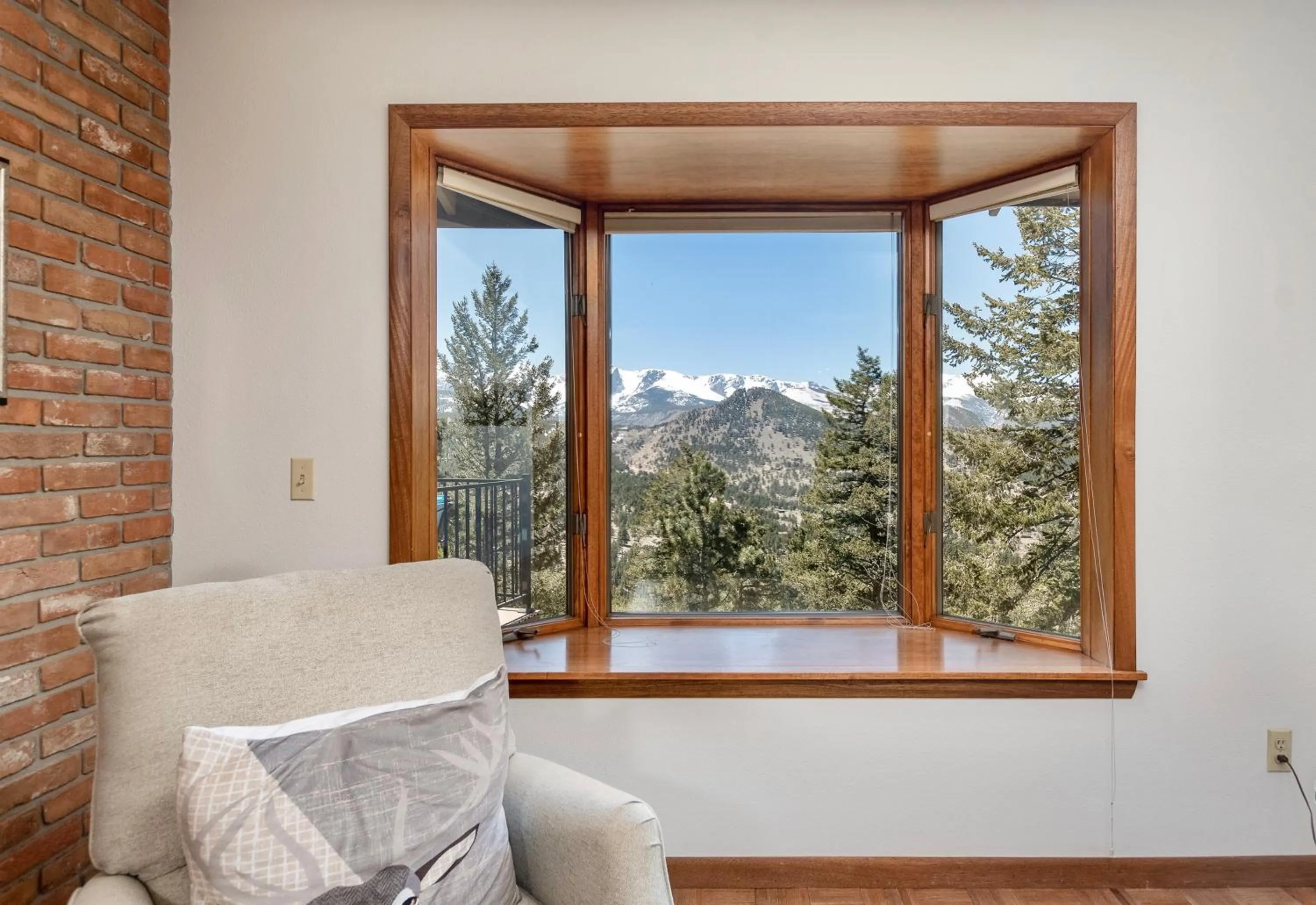 Mountain view in Macmillan Home