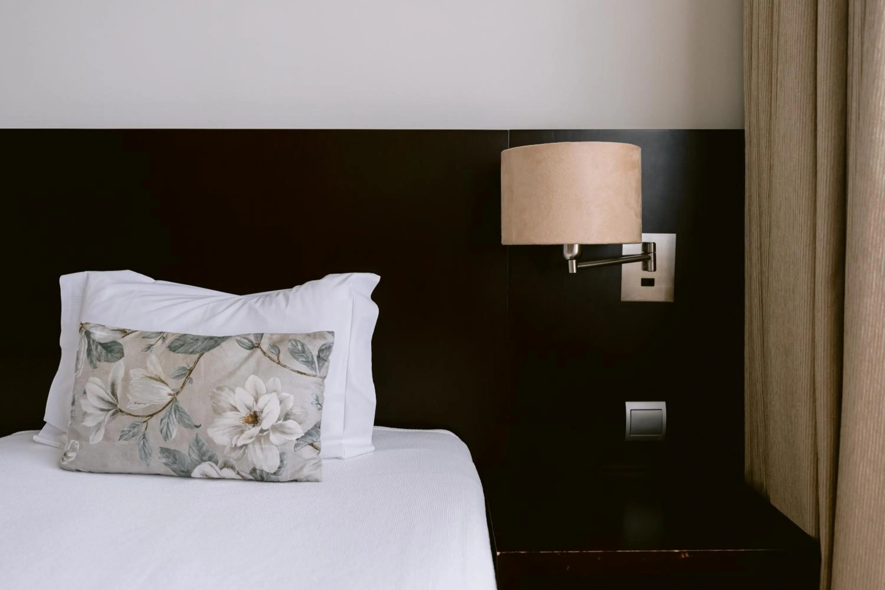 Bedroom, Bed in Hotel Conde de Agueda