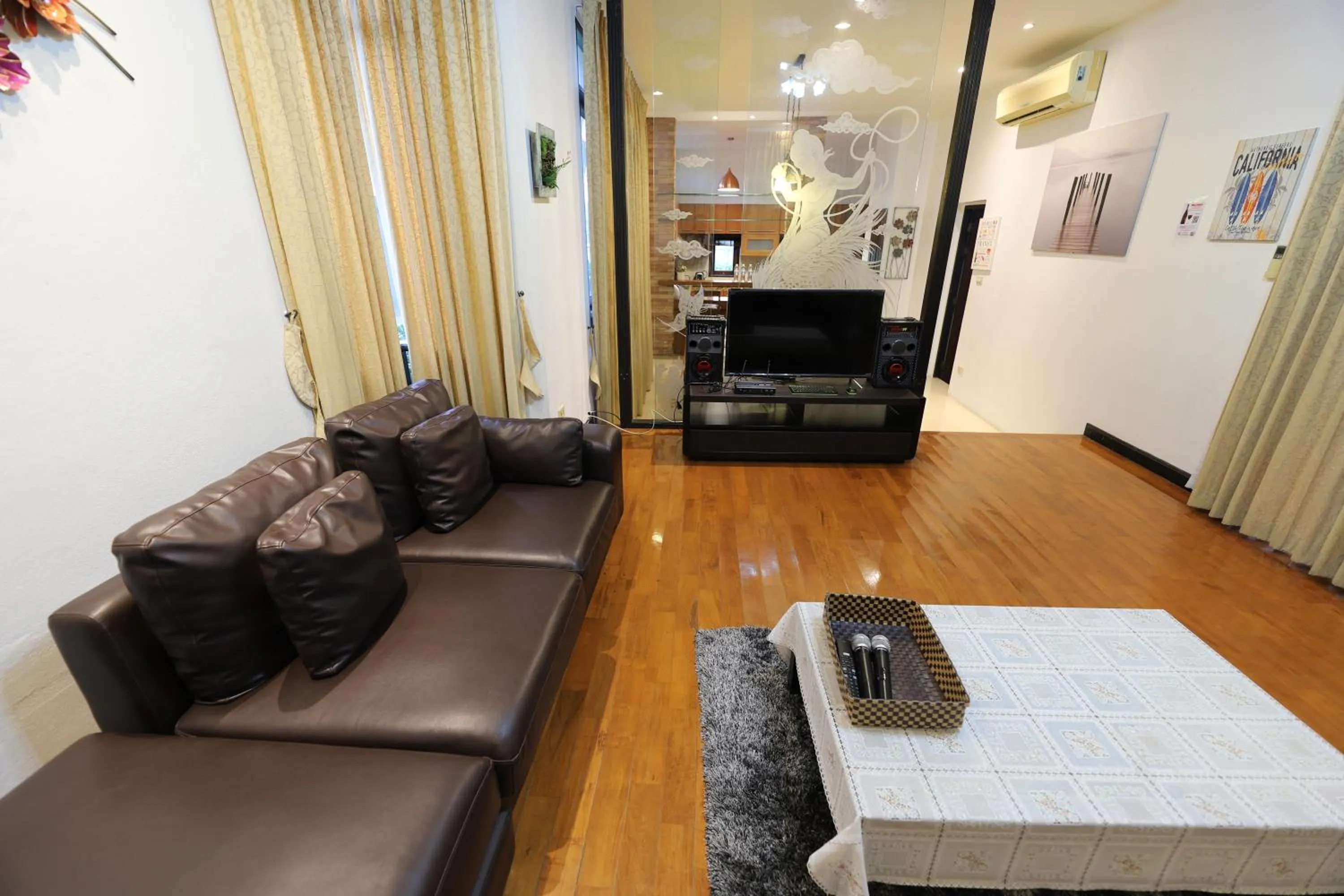 Living room in ปุณณภา พูล วิลล่า พัทยา Punnapha Pool Villa Pattaya