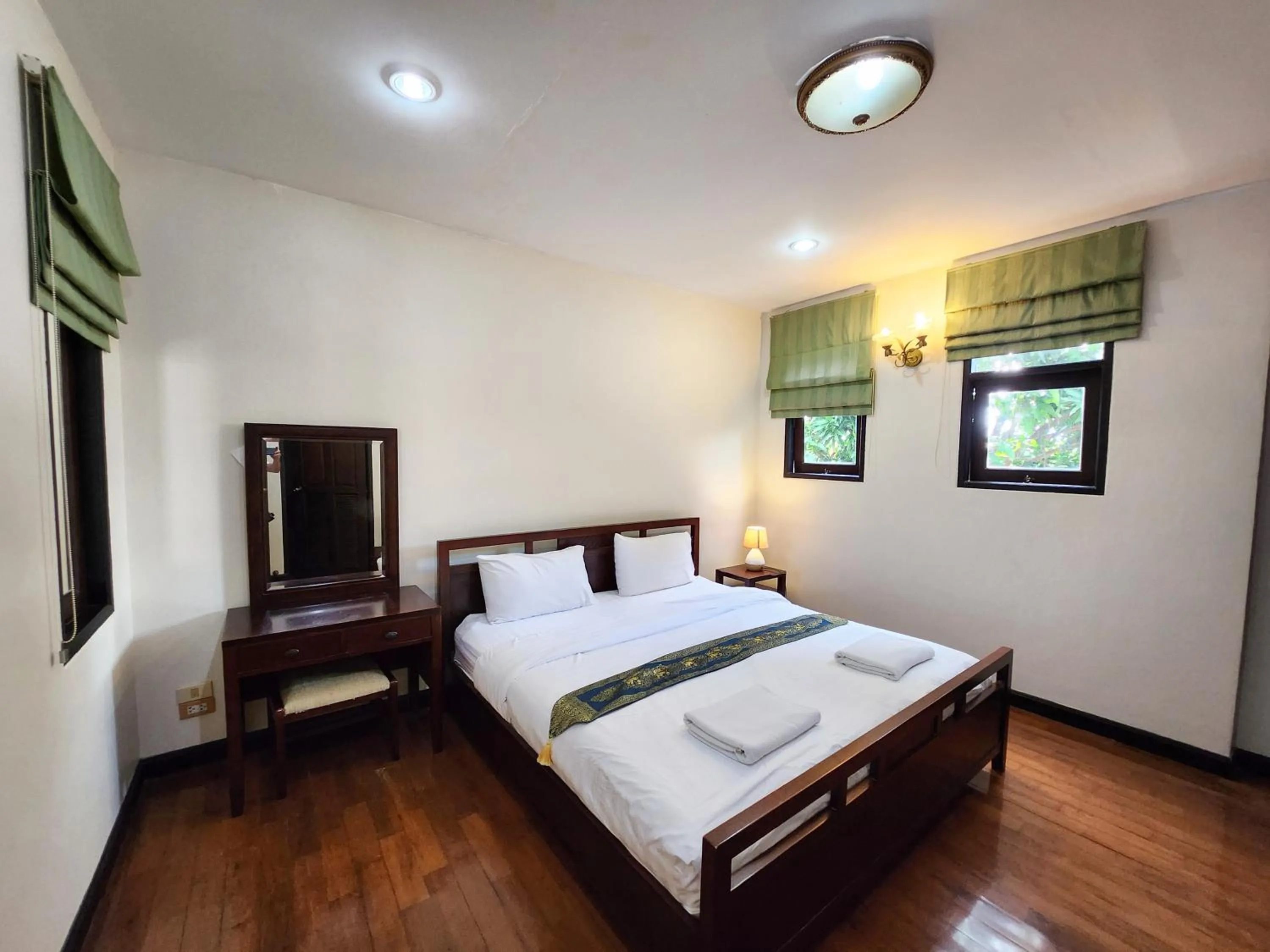 Photo of the whole room, Bed in ปุณณภา พูล วิลล่า พัทยา Punnapha Pool Villa Pattaya