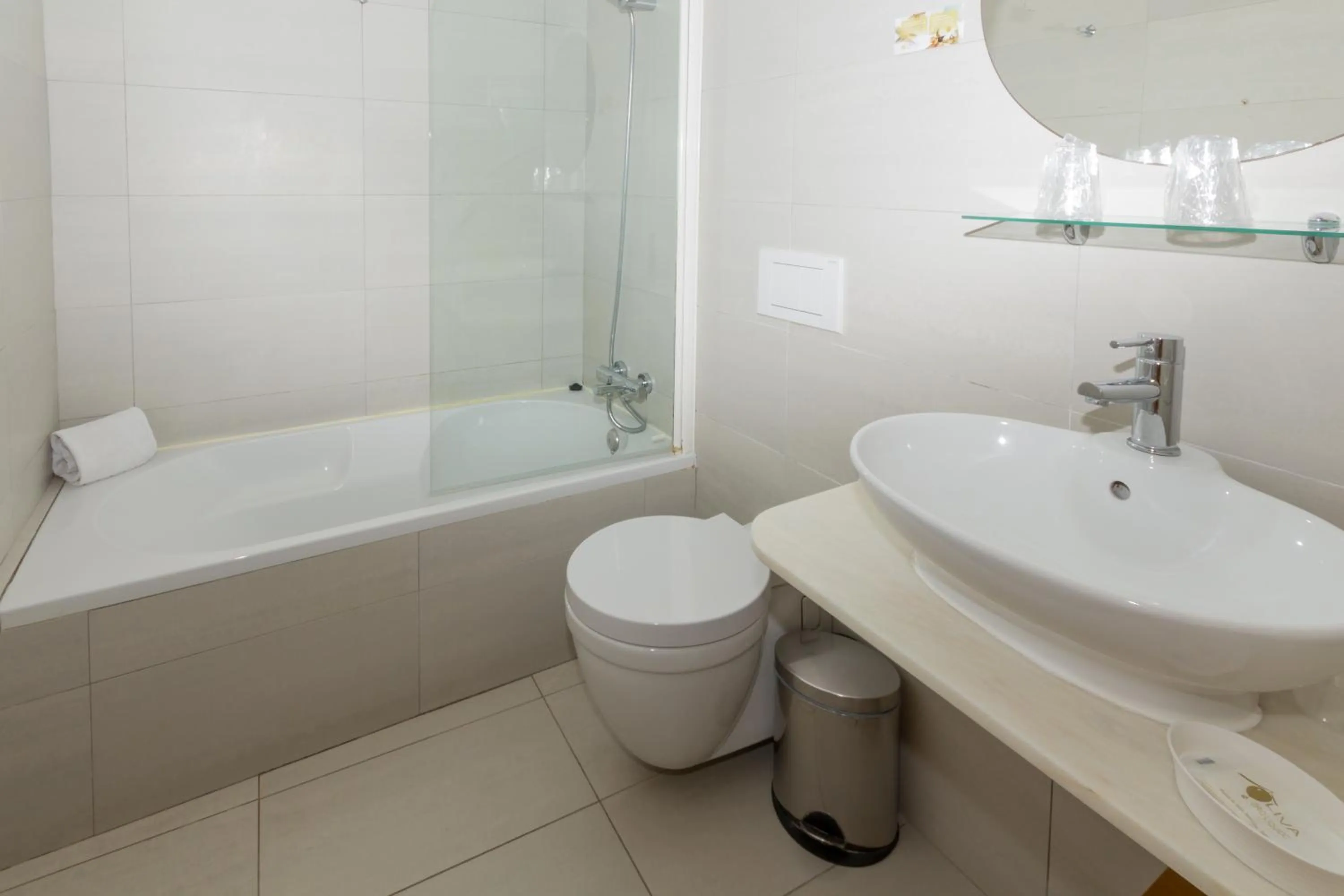 Shower in Mareta View - Boutique Bed & Breakfast