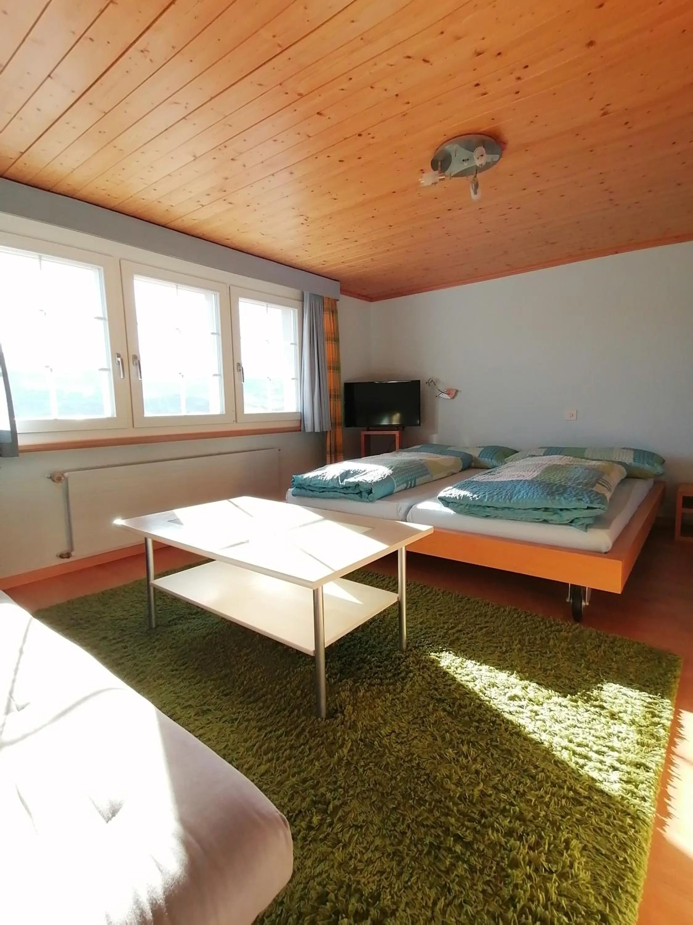 TV and multimedia, Bed in Gasthaus Bären Schlatt