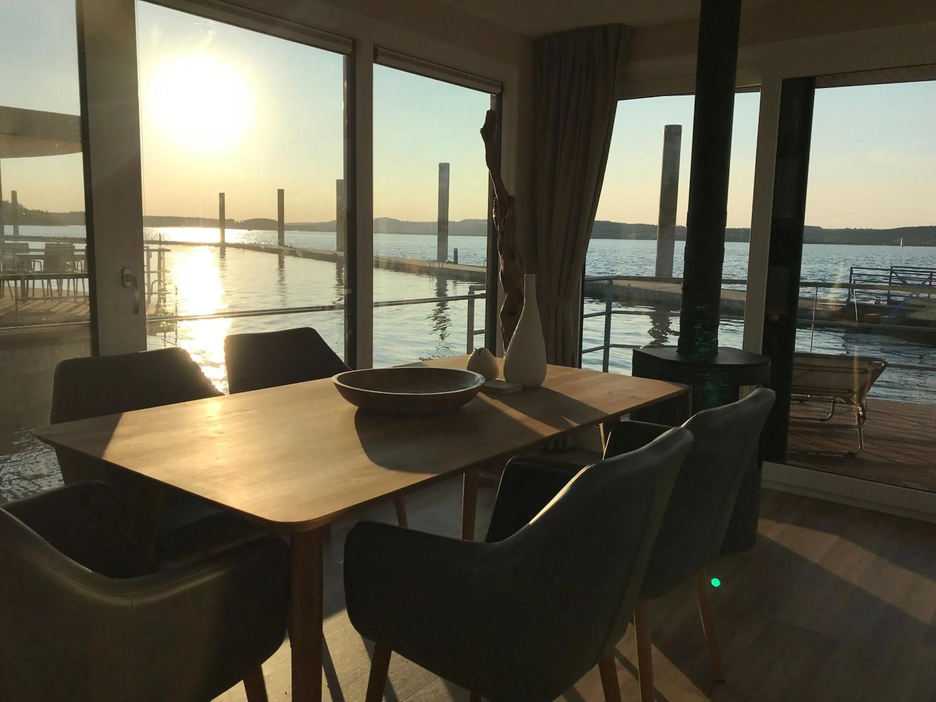 Photo of the whole room in Floating Village Brombachsee