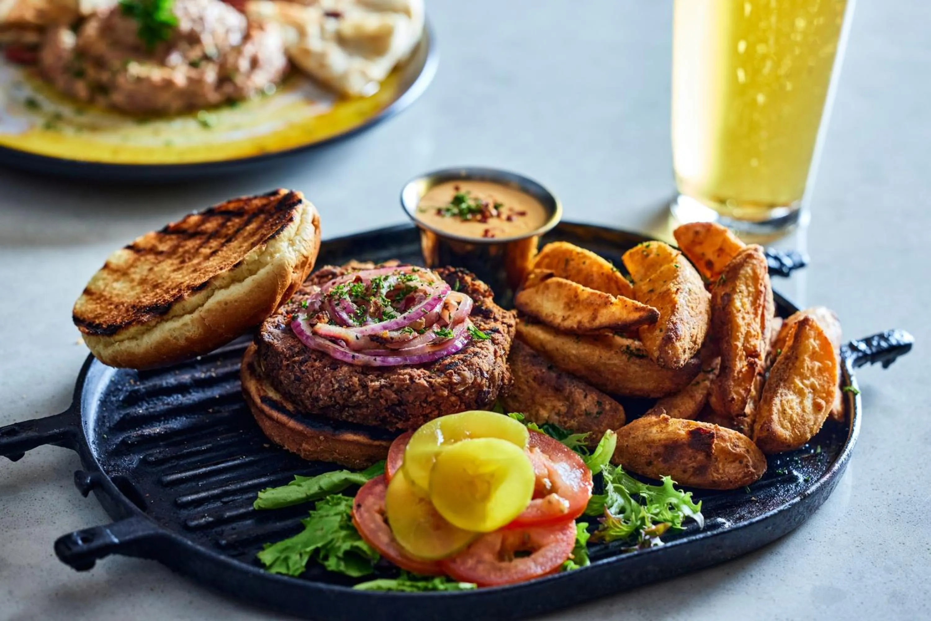 Lounge or bar in AC Hotel by Marriott New Orleans French Quarter