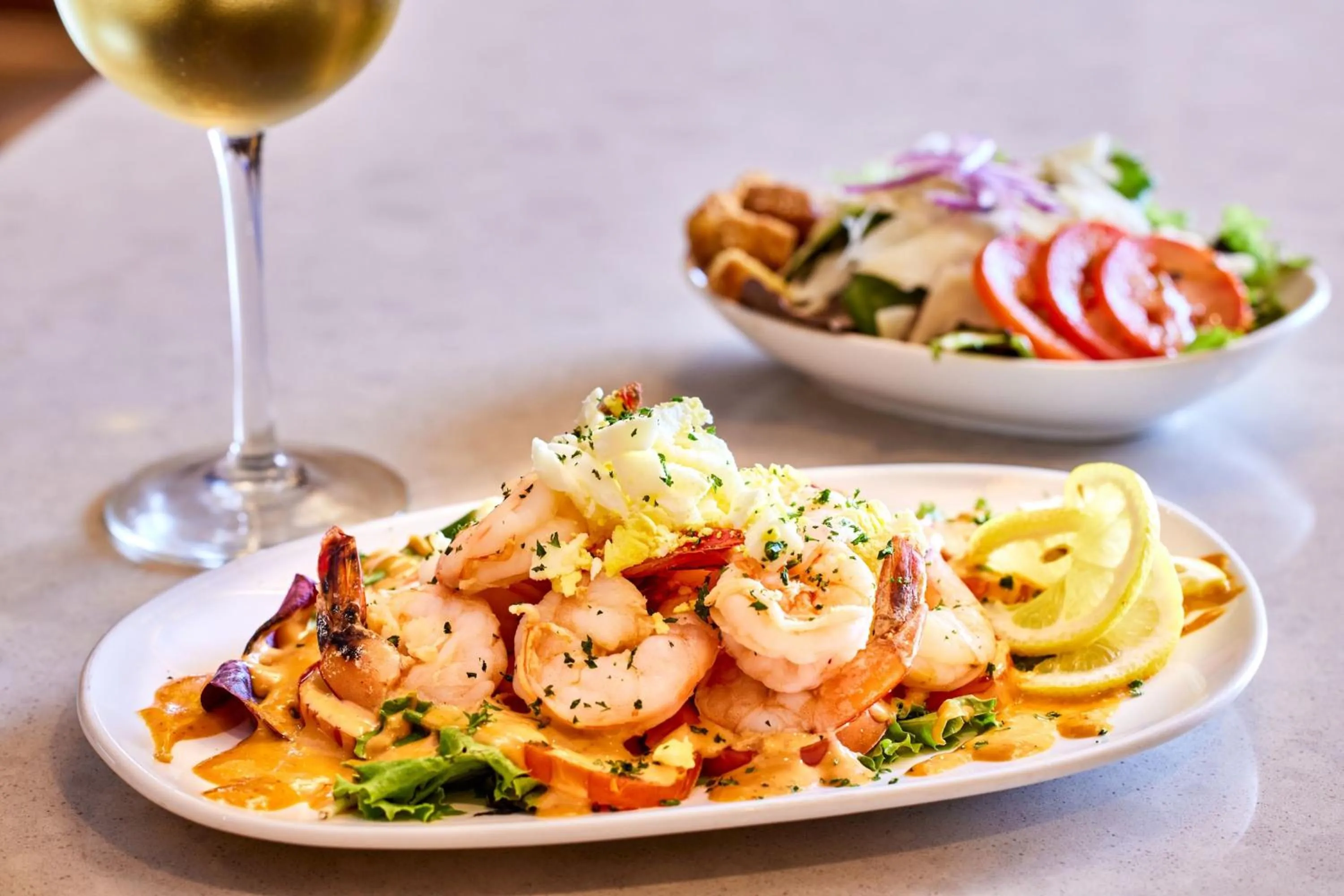 Lounge or bar in AC Hotel by Marriott New Orleans French Quarter