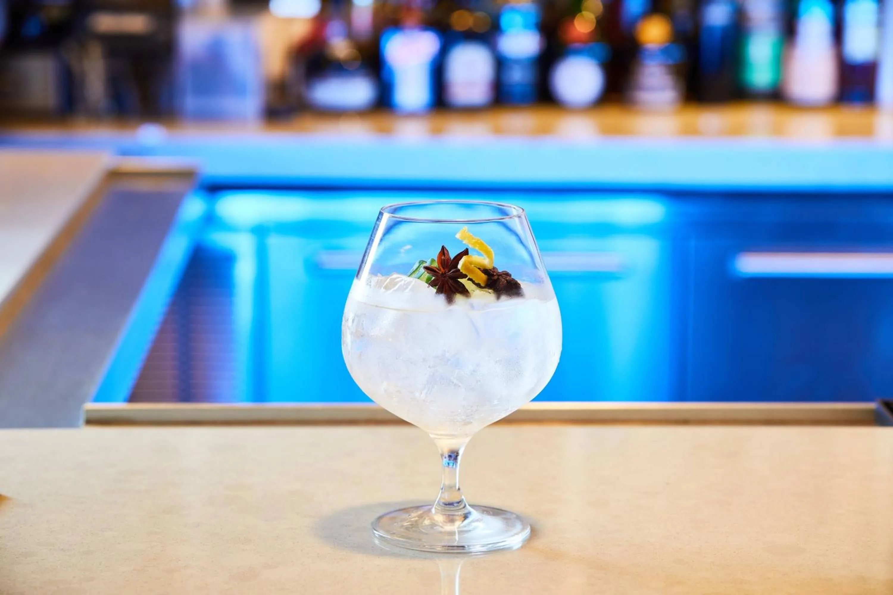 Lounge or bar in AC Hotel by Marriott New Orleans French Quarter